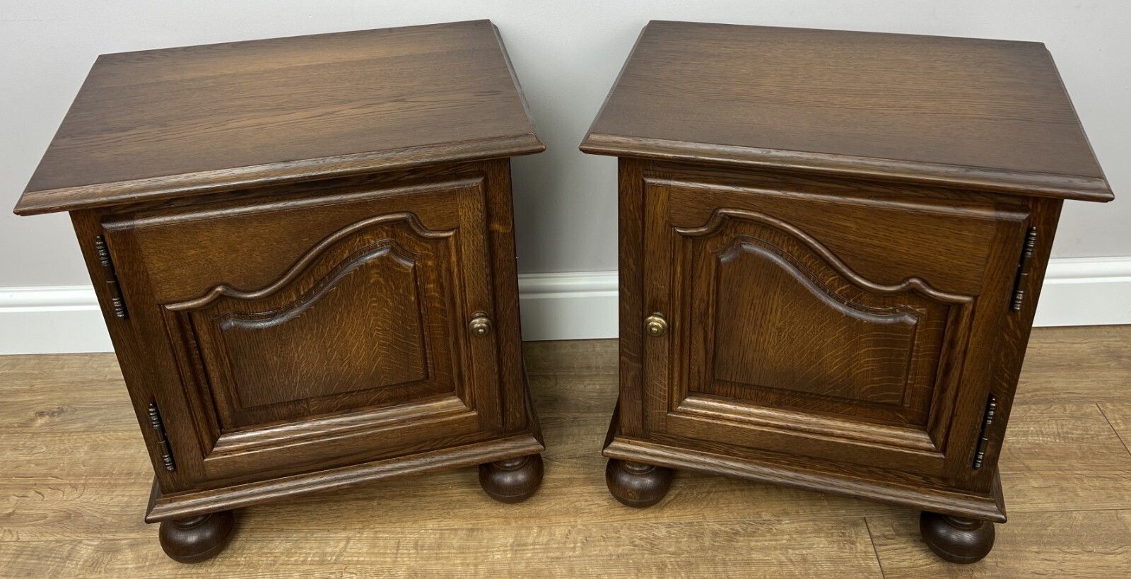 Pair Of Bedside Tables Vintage French Style Nightstands Carved Cabinets Lot 4965
