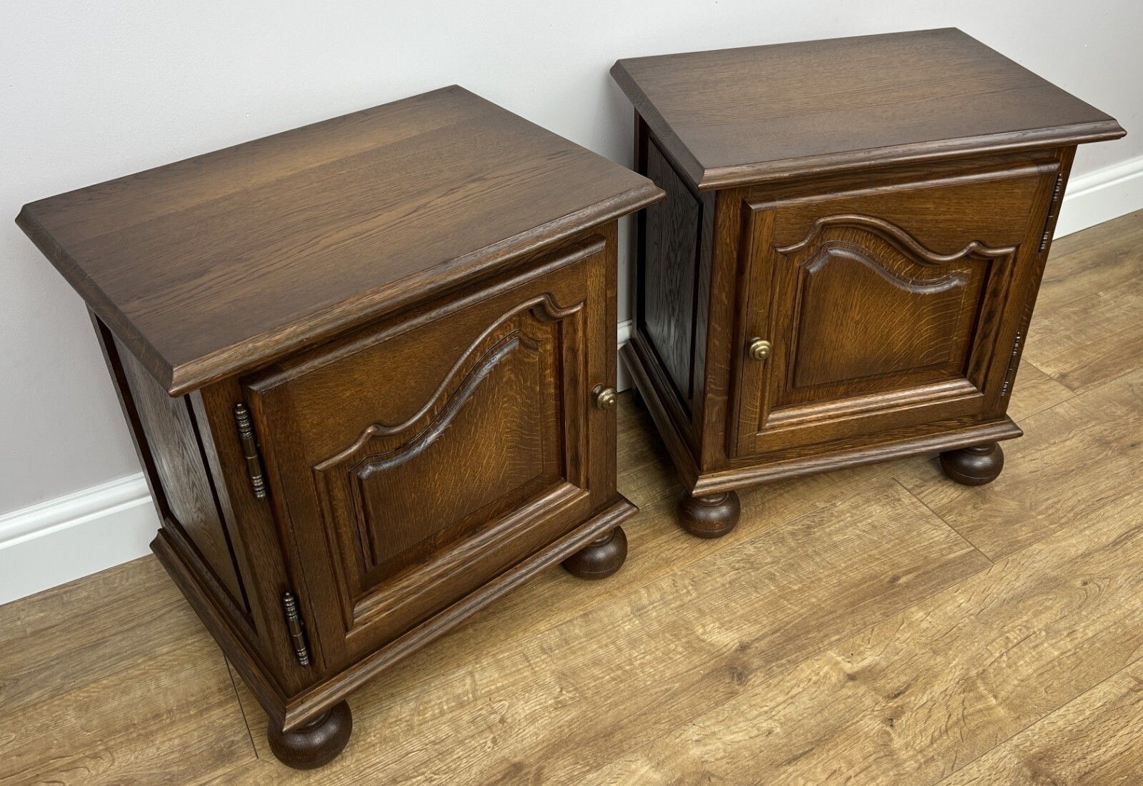 Pair Of Bedside Tables Vintage French Style Nightstands Carved Cabinets Lot 4965 photo Furniture