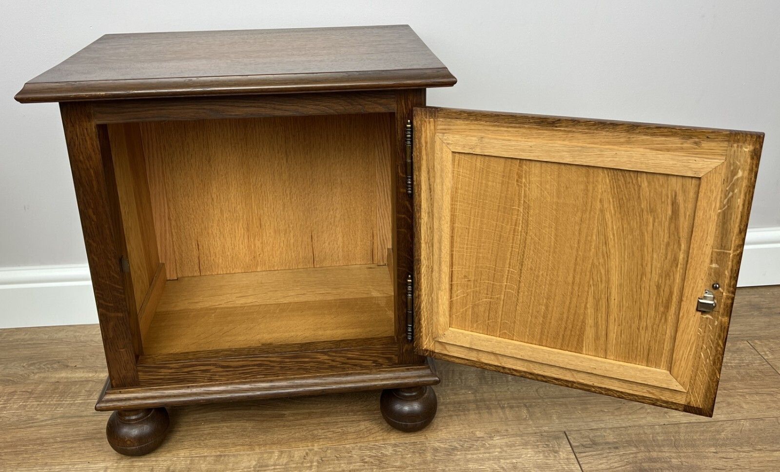 369.0 Pair Of Bedside Tables Vintage French Style Nightstands Carved Cabinets Lot 4965 photo