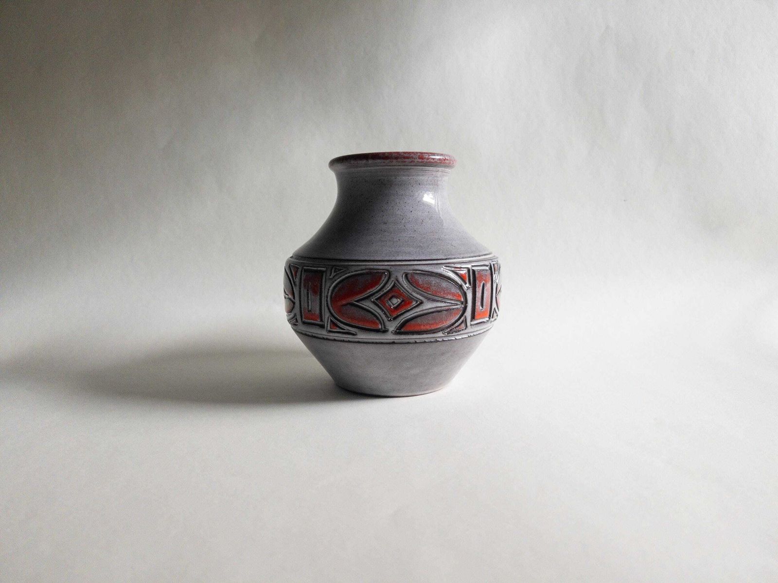 Alvino Bagni Vase: Mid Century Italian Ceramic With Red Graphic Pattern photo for sale