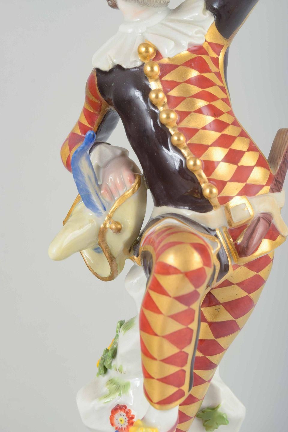 Meissen. Porcelain Figure Of “Harlequin” In A Classic Commedia Dell’arte Costume photo Home Decor