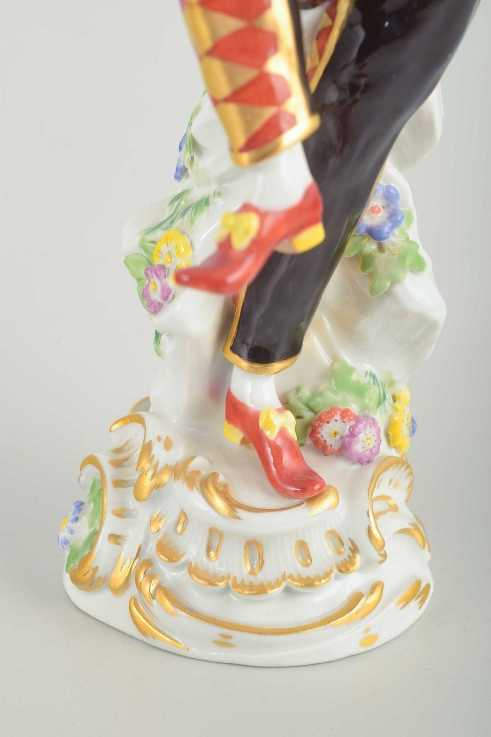 Meissen. Porcelain Figure Of “Harlequin” In A Classic Commedia Dell’arte Costume photo 1447.0