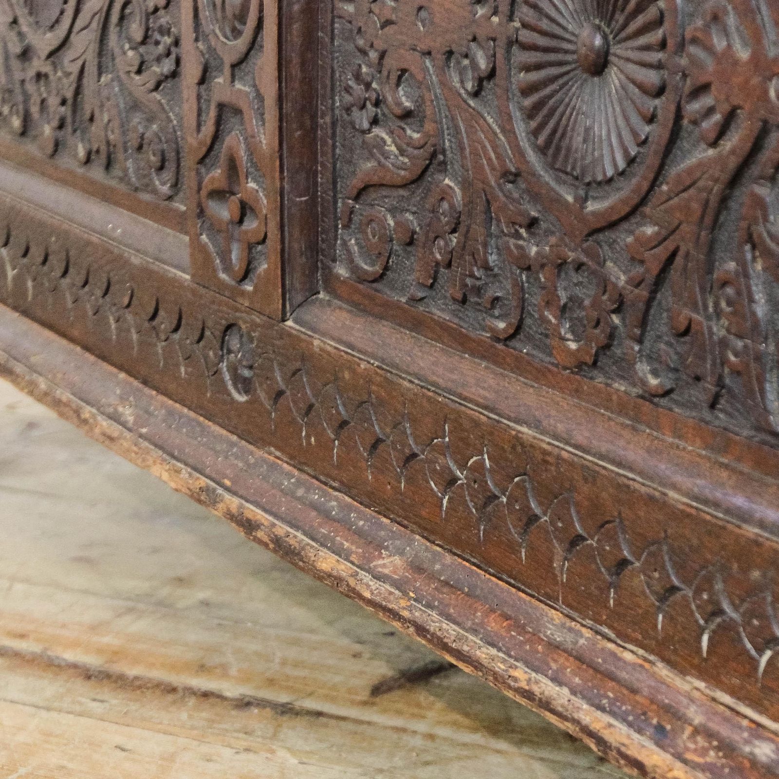 photo vinterior Antique Carved Oak Coffer | Antique Furniture | Antique Trunk | Antique Oak Blanket Box | Antique Storage (M 6777)