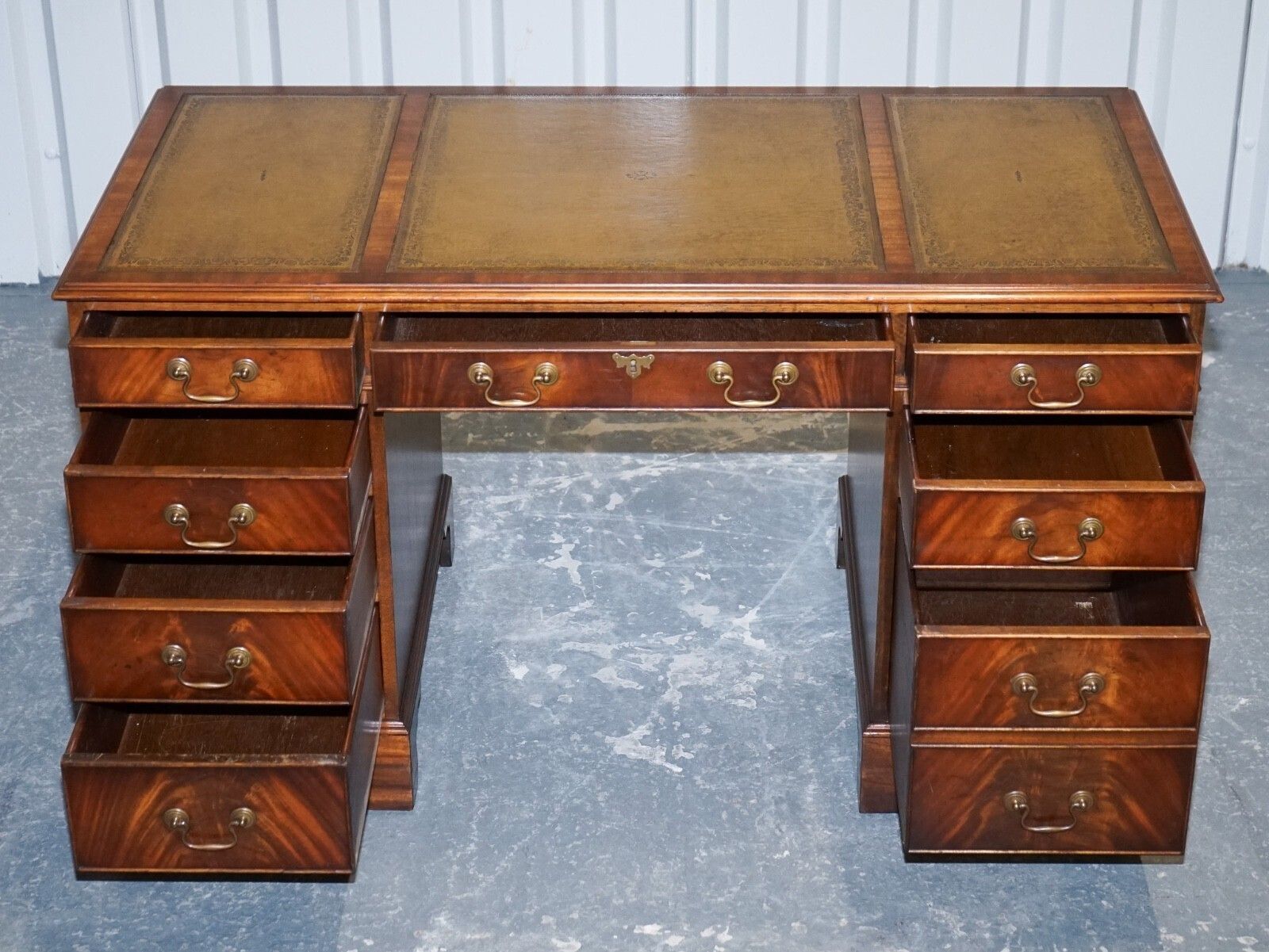 photo furniture Lovely Bevan Funnell Vintage Pedestal Desk With Hunter Green Leather