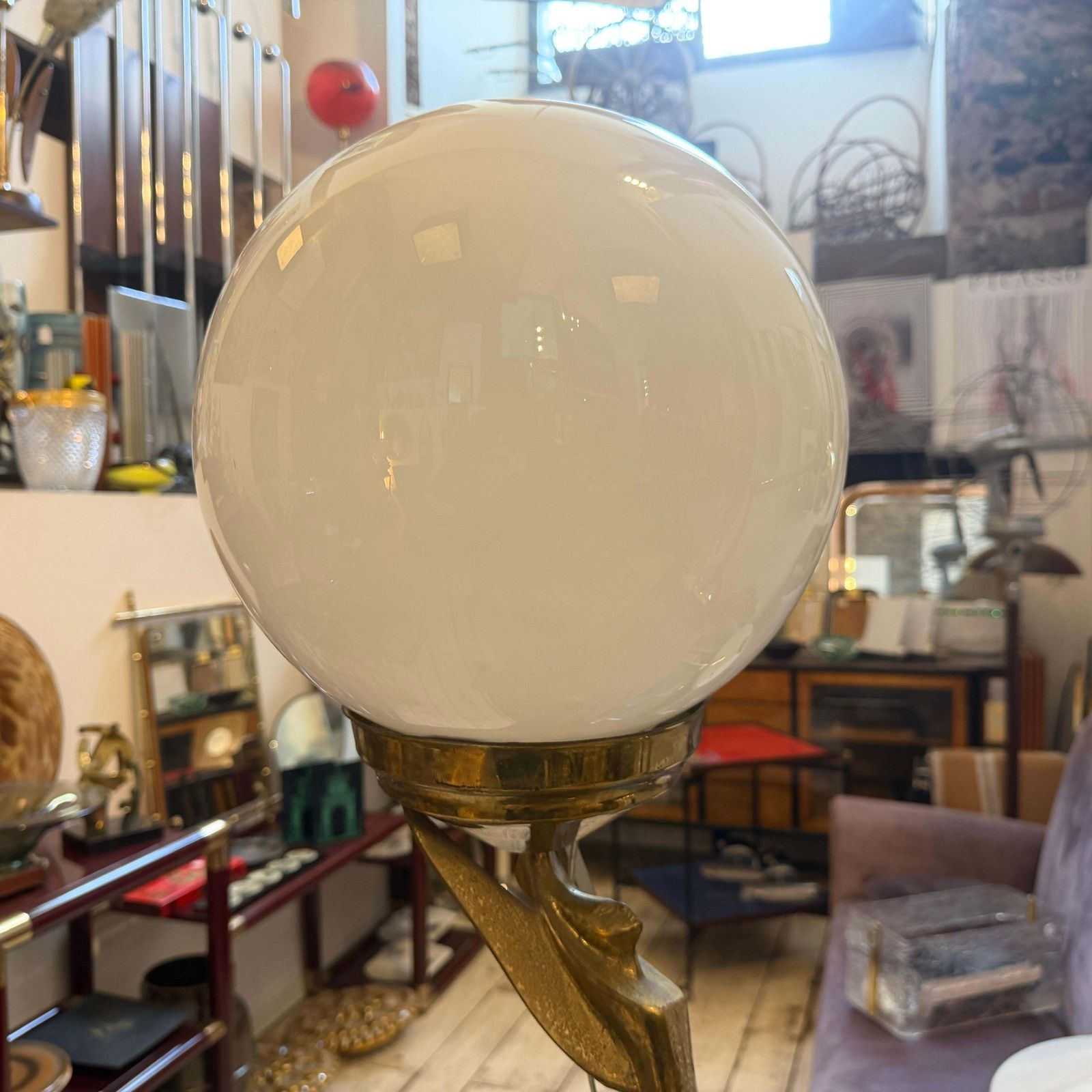 photo vinterior 1930s Art Deco Black Marble, Gilded Metal And Milk Glass Italian Table Lamp