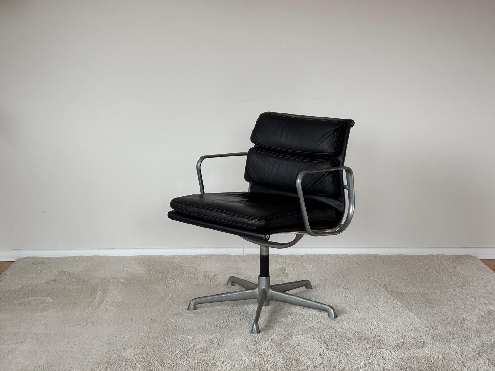 Ea208 Soft Pad Chair By Charles And Ray Eames For Icf De Padova, 1973