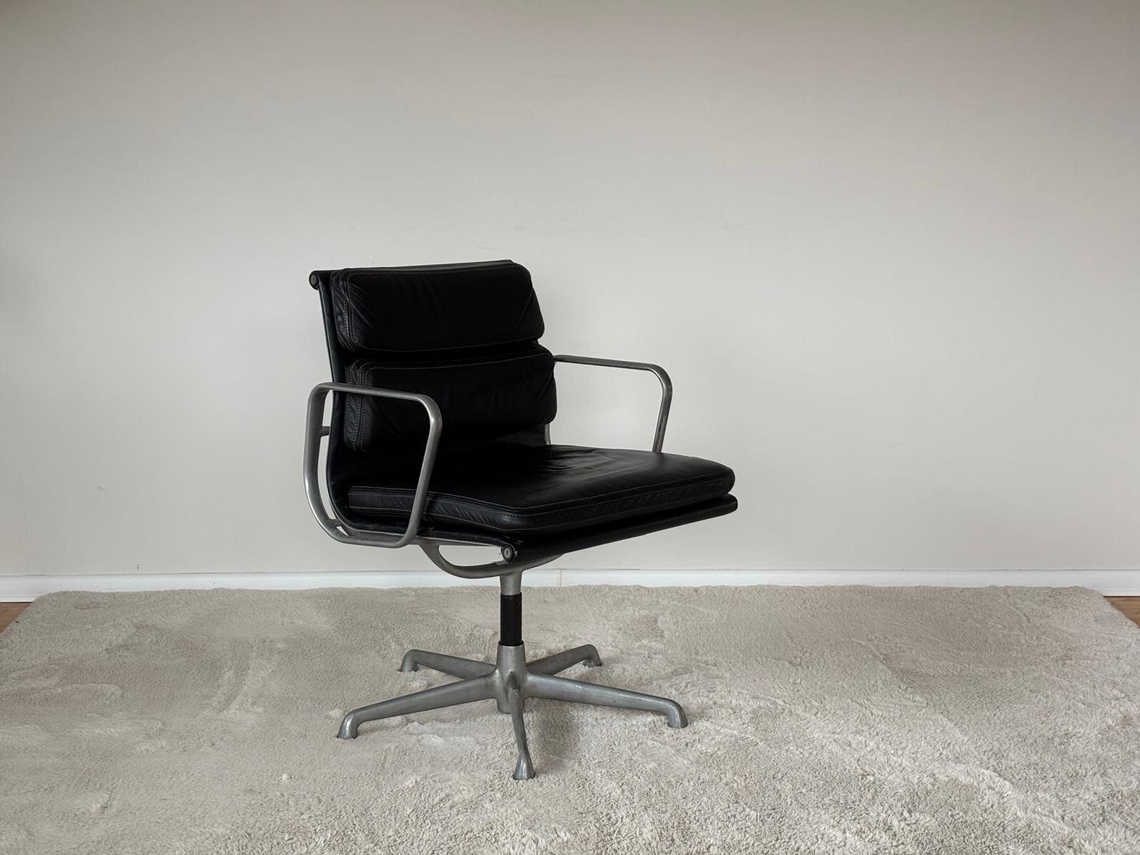 Ea208 Soft Pad Chair By Charles And Ray Eames For Icf De Padova, 1973 photo vintage