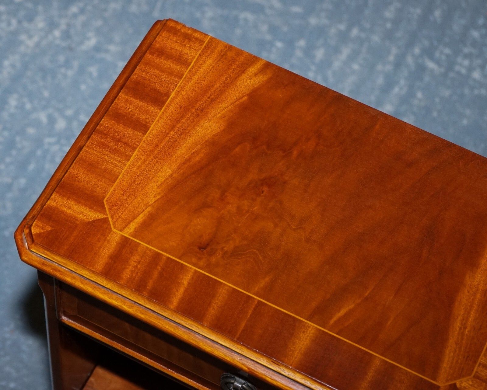 1150.0 Vintage Pair Of Georgian Style Walnut Bedsides Nightstands Side Tables photo