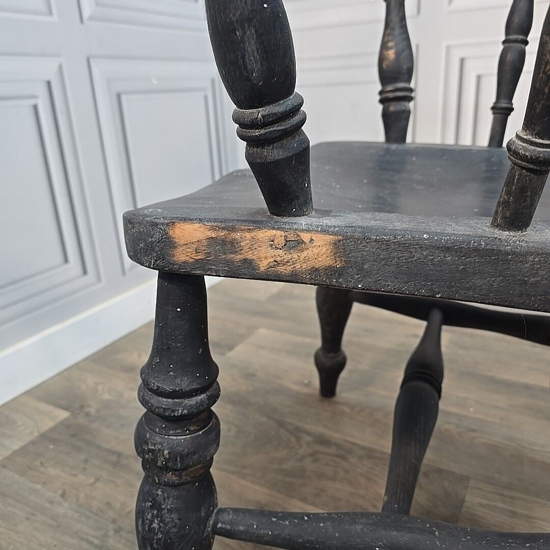 photo vinterior Antique Grandfather Armchair Painted Solid Wooden Lath Slat Back Windsor Chair