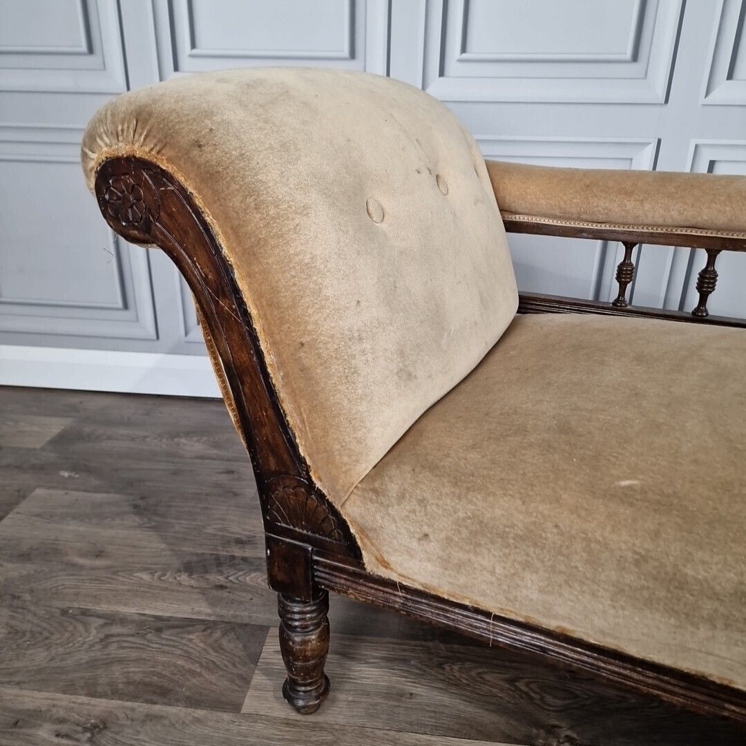 photo furniture Antique Chaise Longue Carved Roll Rail Back Day Bed Seat Aesthetic Victorian