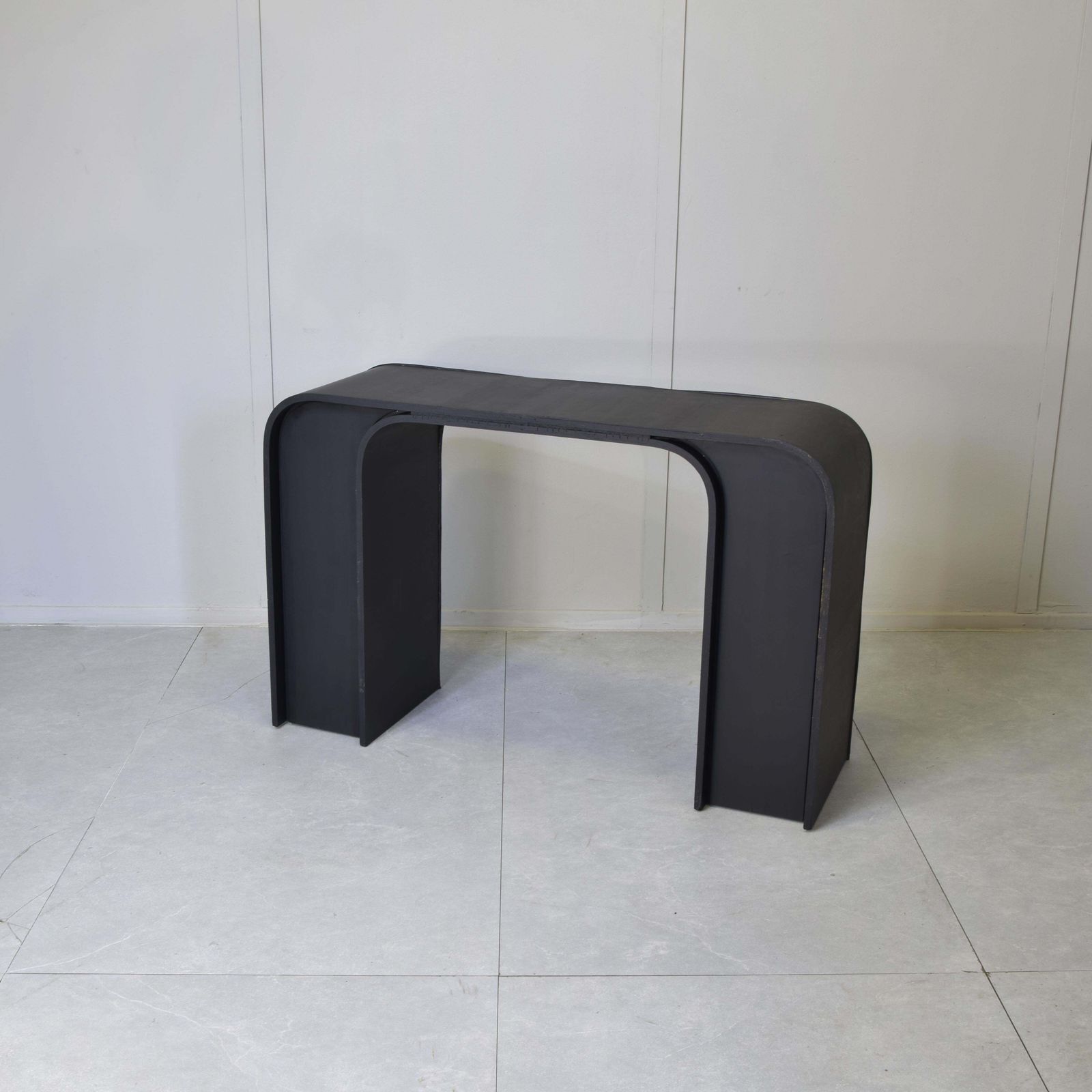 photo furniture Consolle Postmodern Manifattura Italiana 1980s.