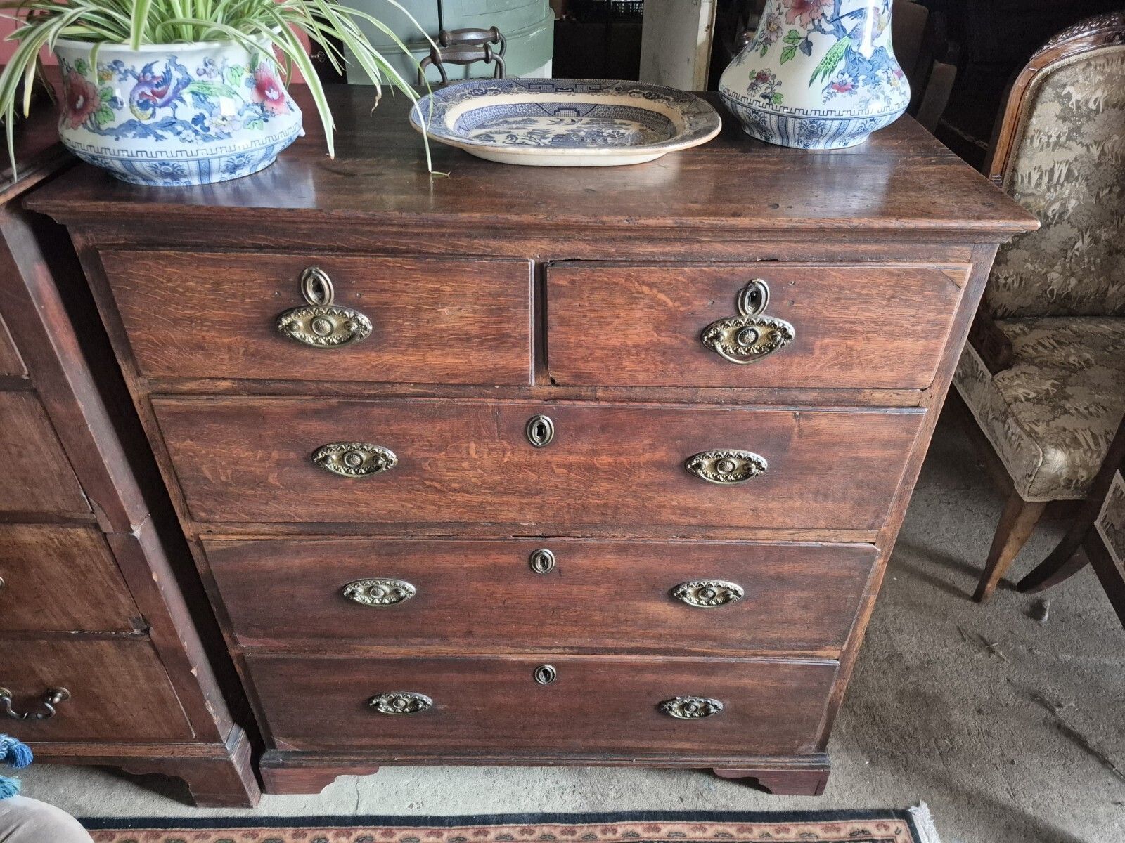 A Very Pretty Period Character 18th Century Oak Country House Chest Of Drawers photo for sale