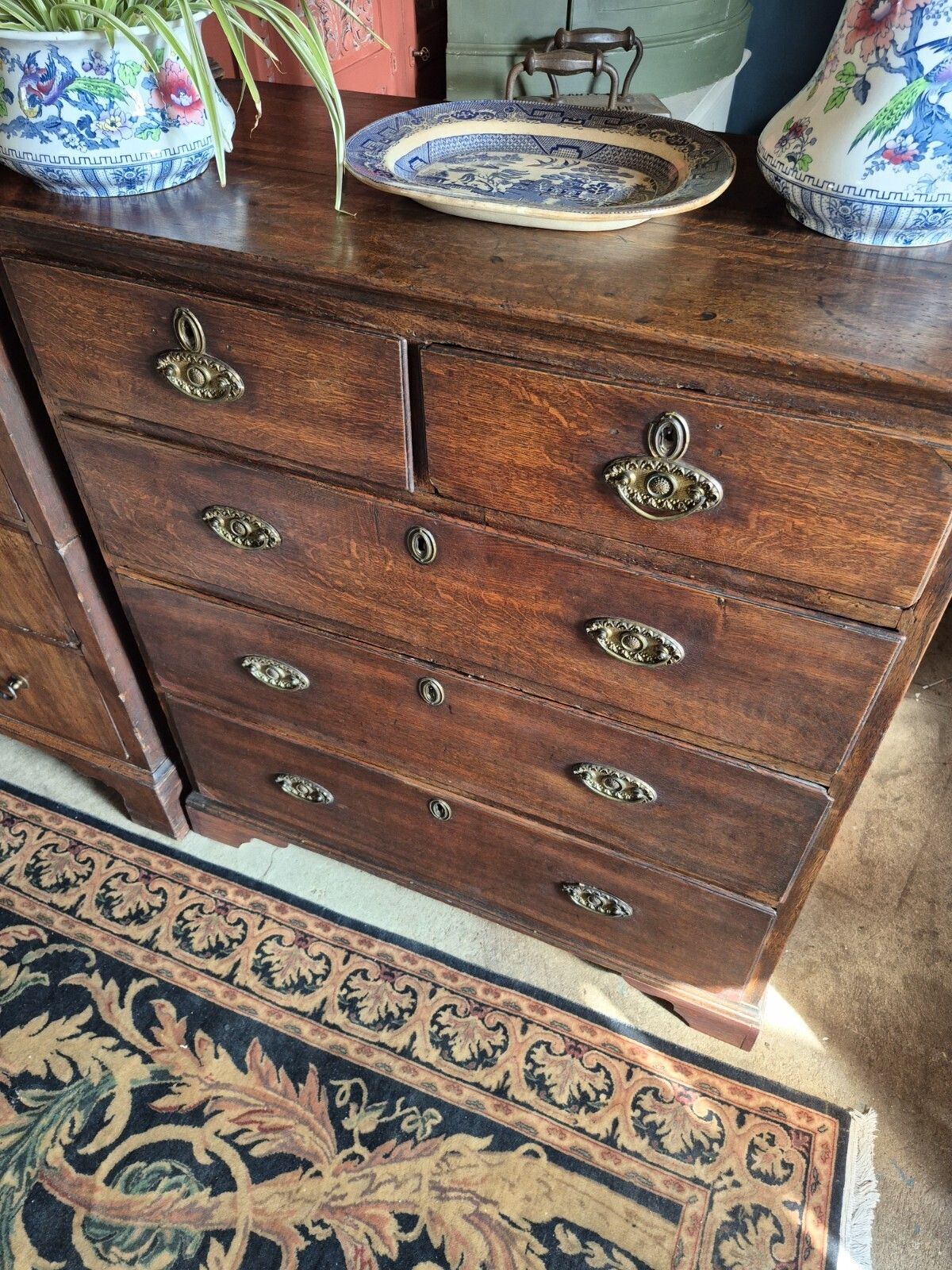 photo buy A Very Pretty Period Character 18th Century Oak Country House Chest Of Drawers
