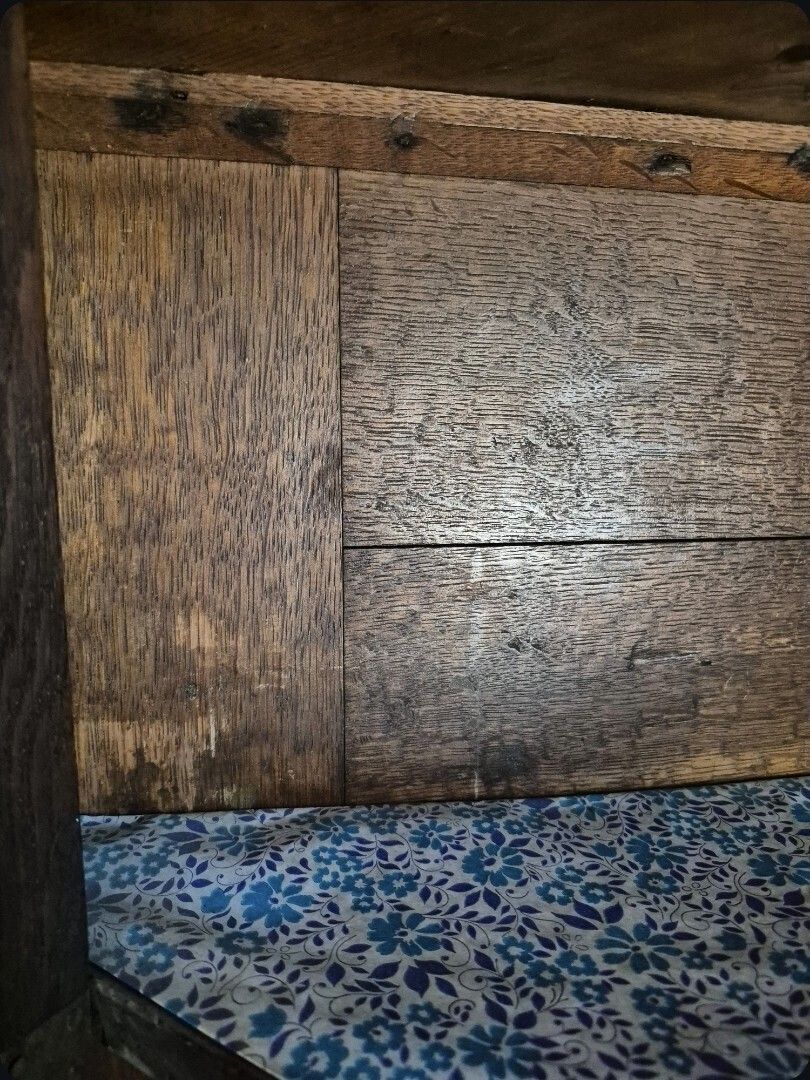 photo vinterior Wonderful  Unique 18th Century Arched Figured Walnut Herringbone Banding Corner Cupboard