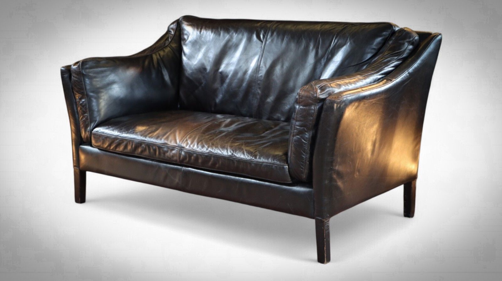 Stunning Timothy Oulton Halo Reggio 2 Seater Leather Sofa Destroyed Black photo furniture