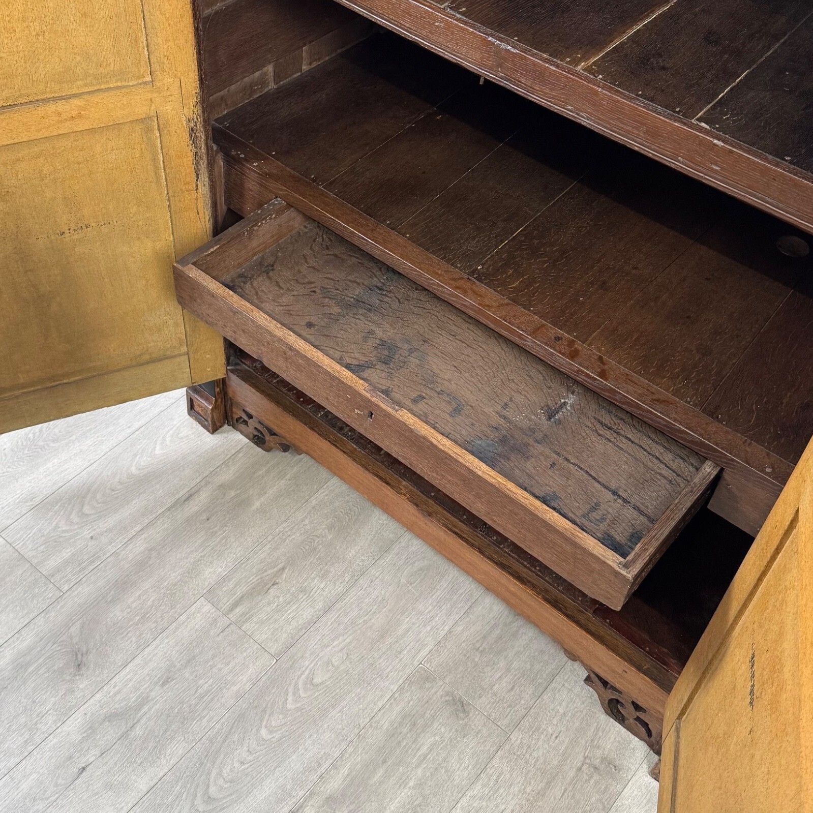 photo for sale Antique 18th Century Georgian Oak Cupboard ( Af 5423 )