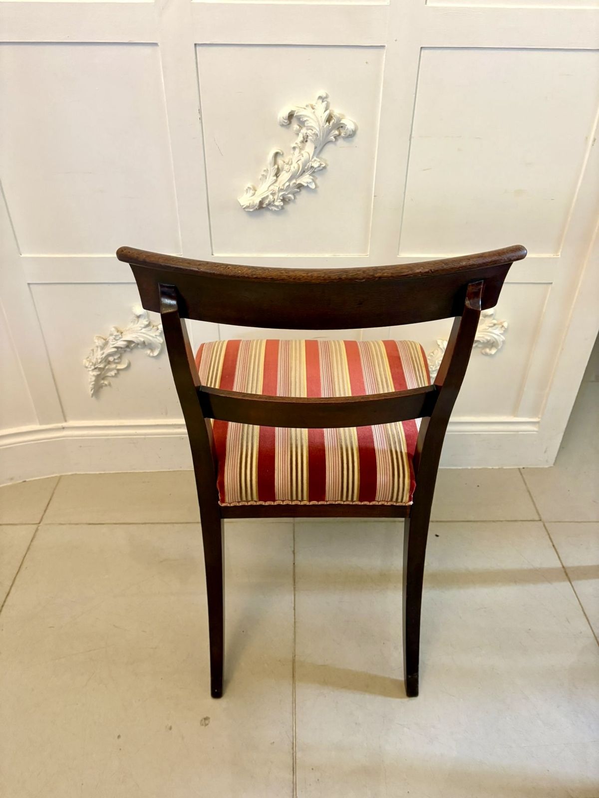 photo vintage Antique Mahogany Dining Chairs Set Of Eight Including Two Carvers Scroll Arms