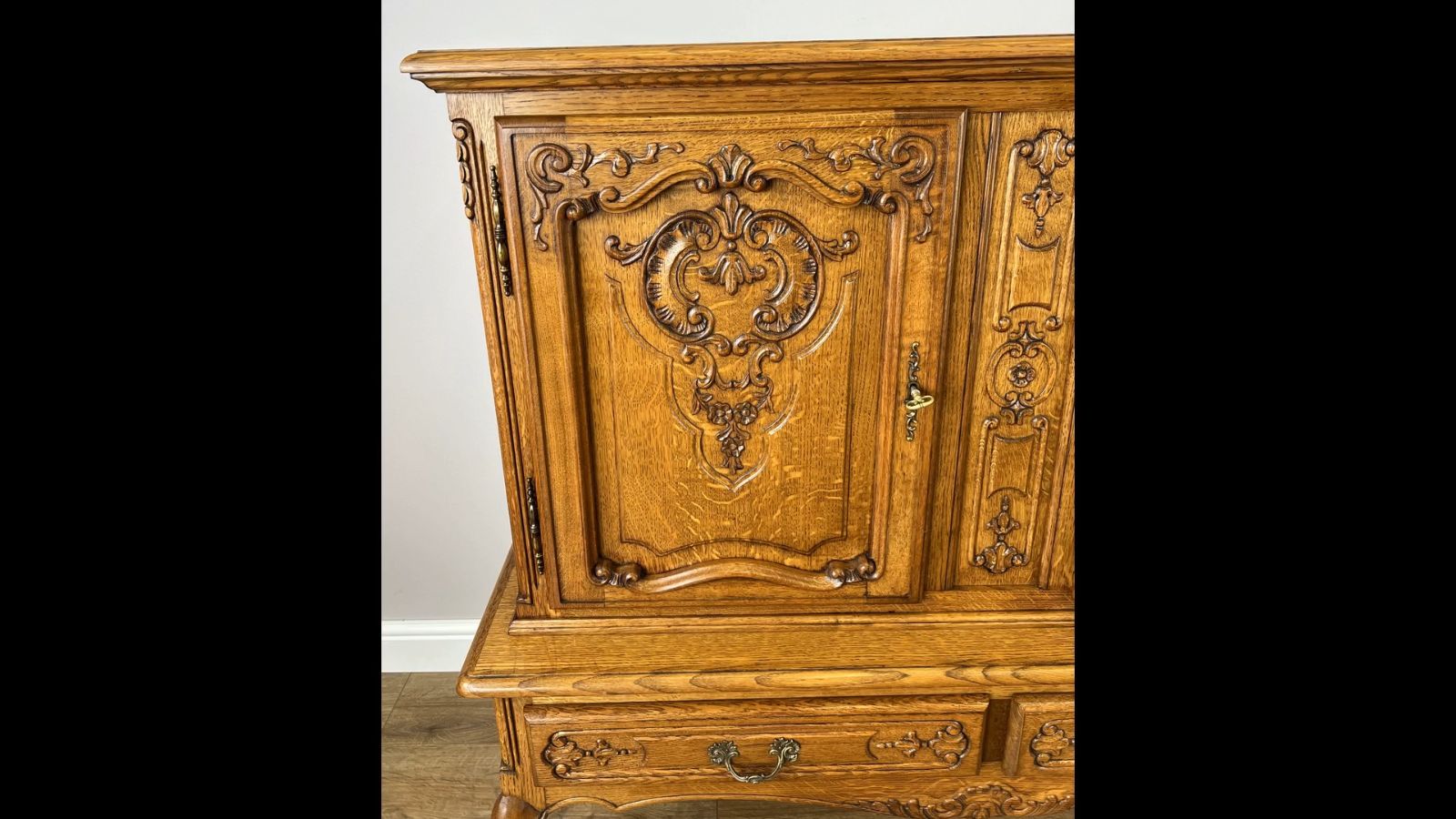 Cabinet Vintage French Louis XVI Style Oak Carved Sideboard Display photo furniture