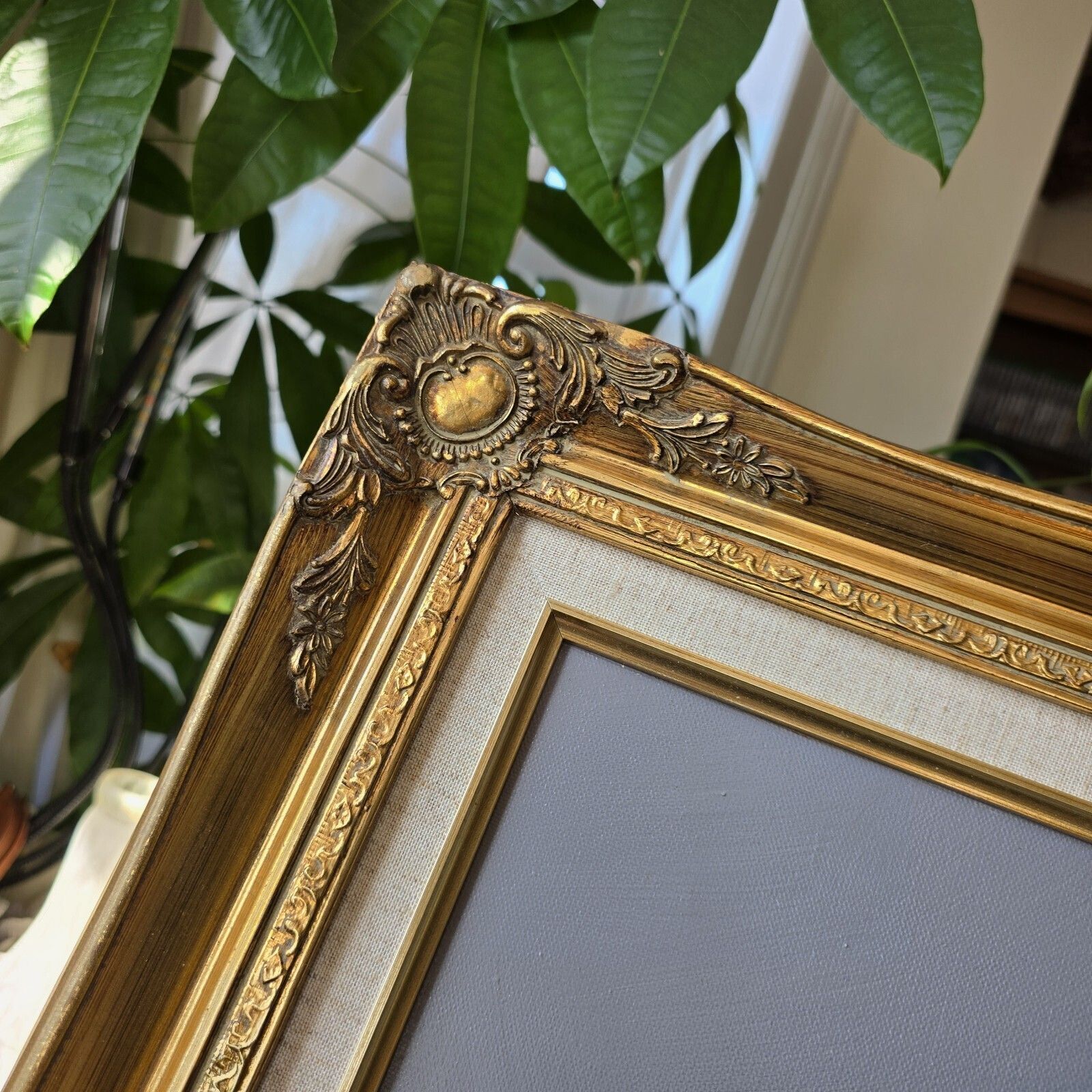 photo furniture Vintage Oil Painting Flowers In Vase Still Life Framed Golden Gilt 54 X 63 Cm