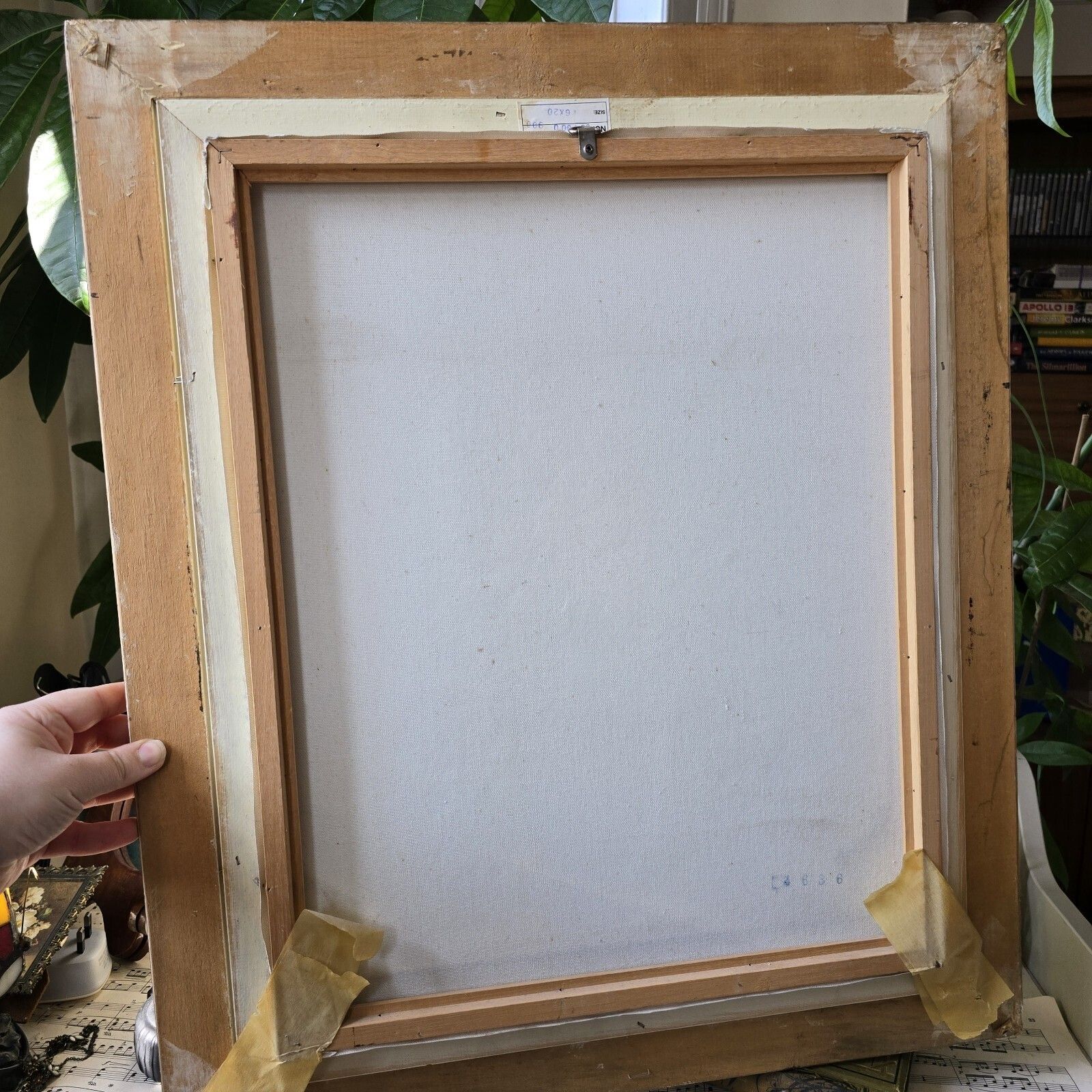 photo vintage Vintage Oil Painting Flowers In Vase Still Life Framed Golden Gilt 54 X 63 Cm
