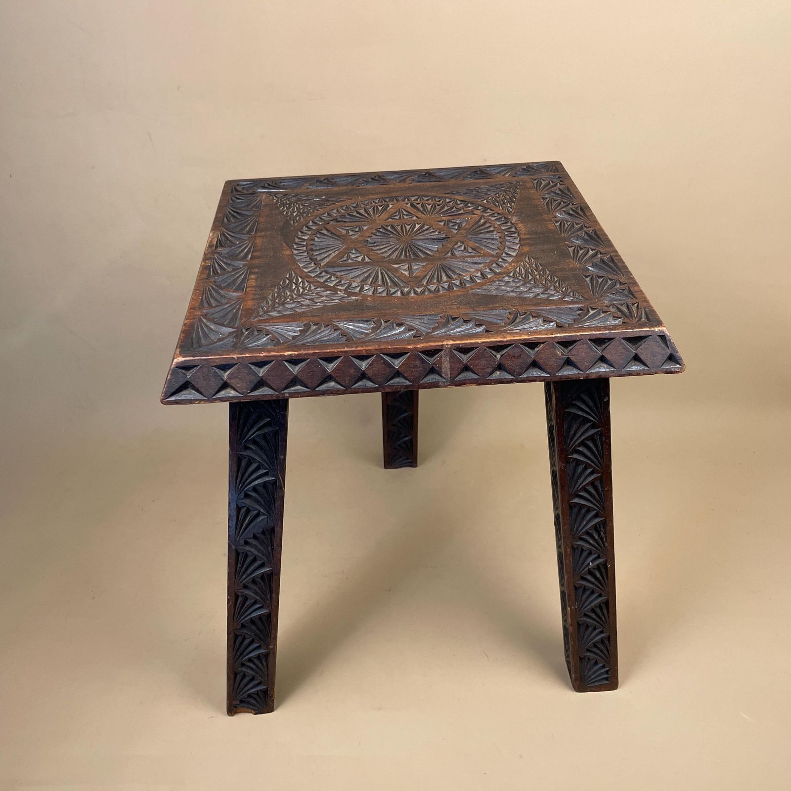 Hand Carved Wooden End Table Patterned Handcrafted Top Square Brown Table Vintage Decor Country Cottage Furniture Tripod Pattern 3 Legs Side photo vinterior