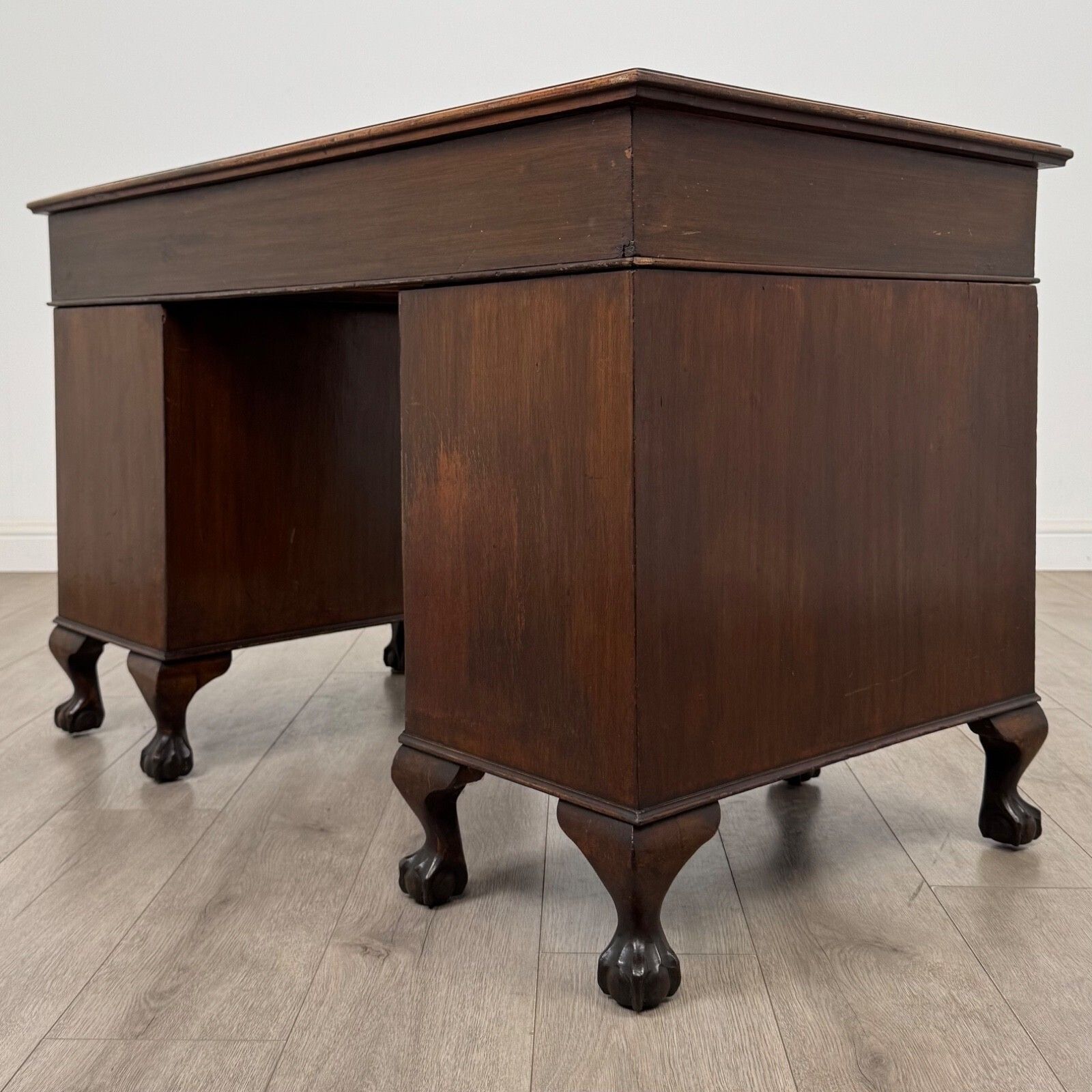 Antique 20th Century Edwardian Pedestal Desk In Mahogany photo vinterior