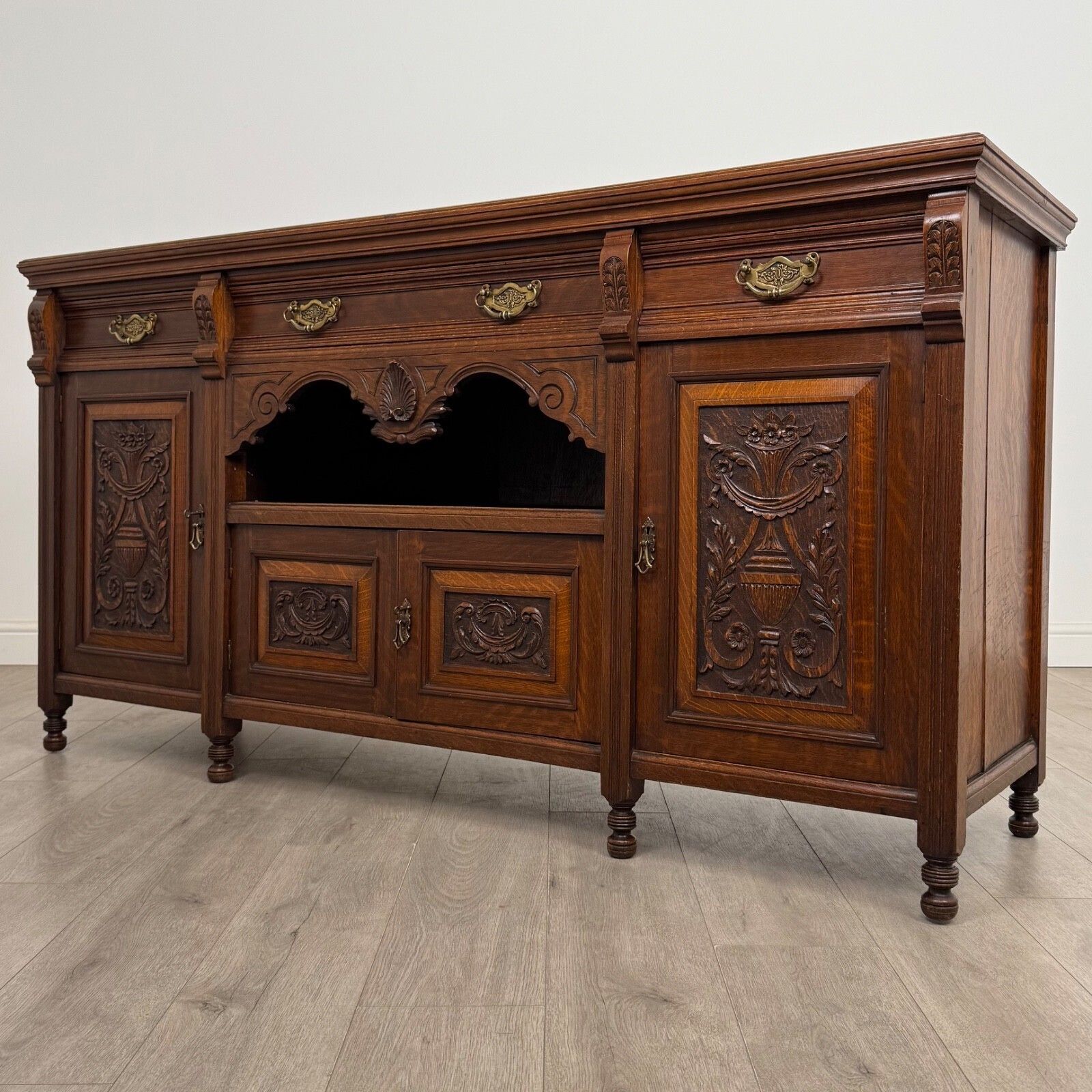 Antique 20th Century Fine Quality Edwardian Sideboard In Oak photo for sale