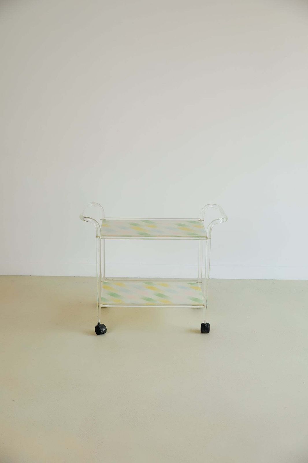 photo vinterior 80’s Lucite Bar Cart, 1980s