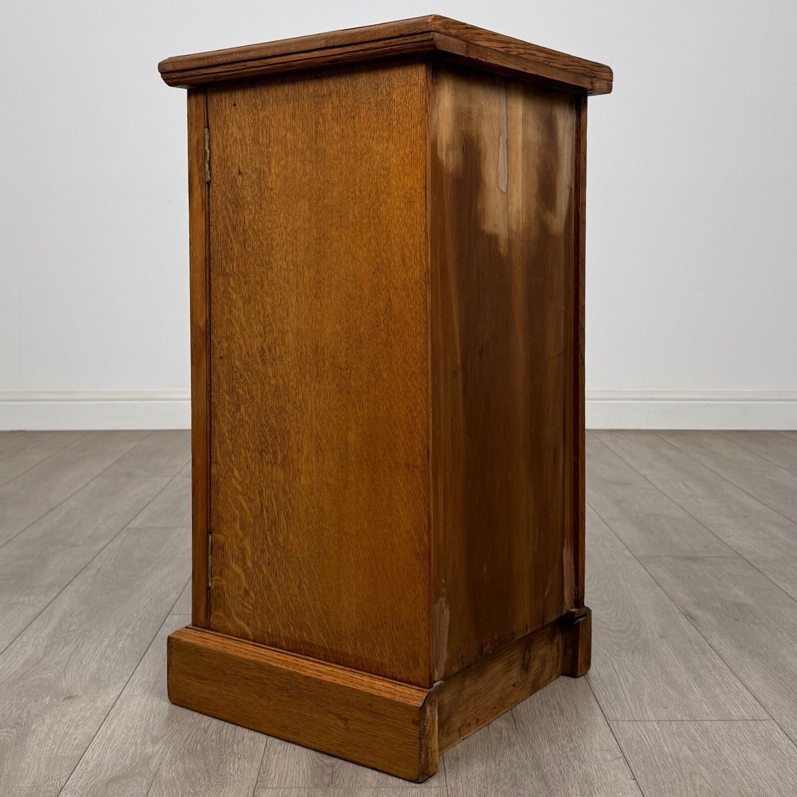 Antique 20th Century Good Quality Small Pot Cupboard In Oak photo 295.0