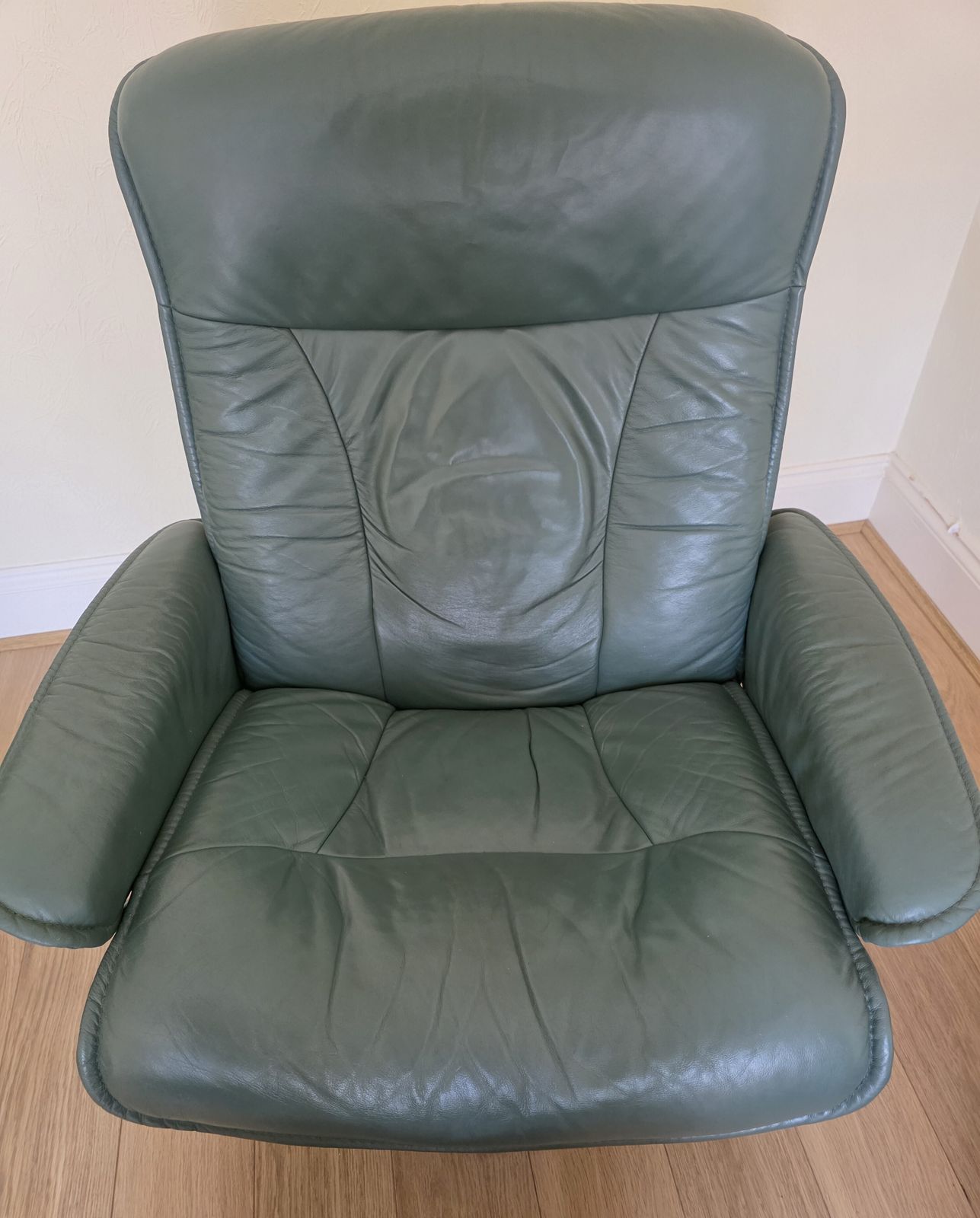 Ekornes Stressless 'Mayfair' (Large) Recliner With Footstool photo for sale