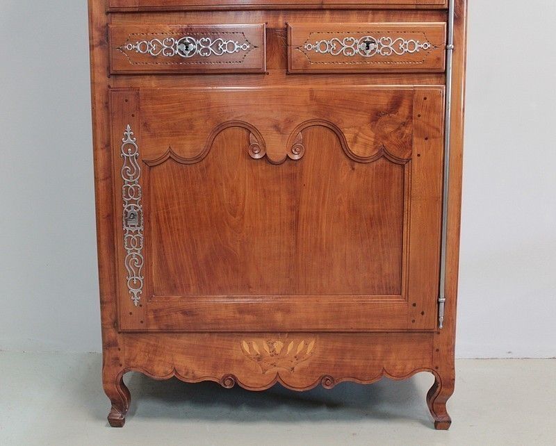 Cabinet Vendéen Louis XV Cherry 19th photo for sale