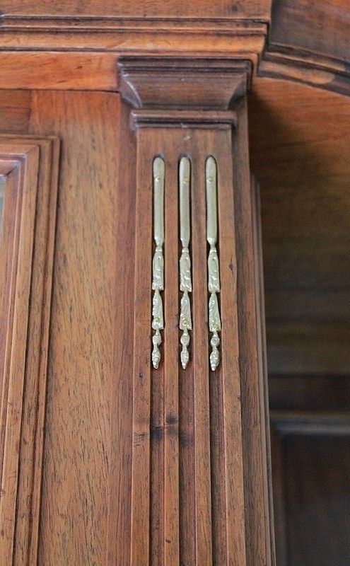 photo furniture Buffet Serving Taste L XVI Walnut 19th