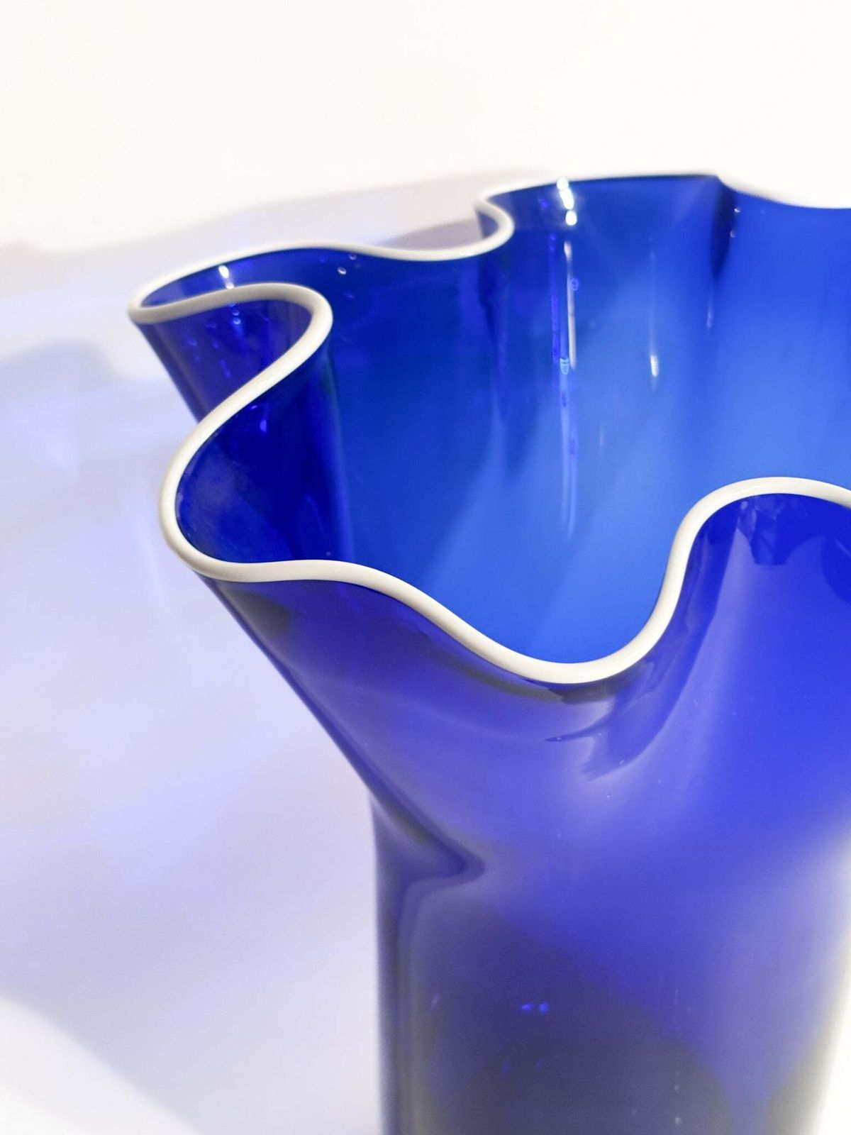 179.0 Blue And White Murano Glass Handkerchief Vase From The 1980s photo