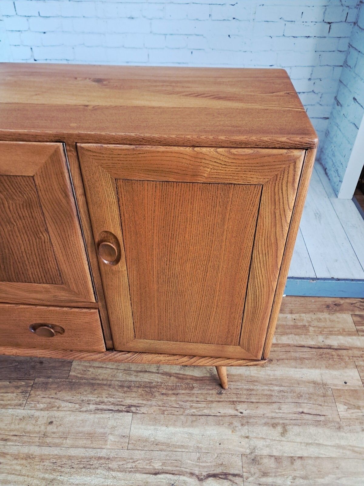 photo furniture Mid Century Ercol Windsor Sideboard Solid Elm 467 Vintage 1960's Restored
