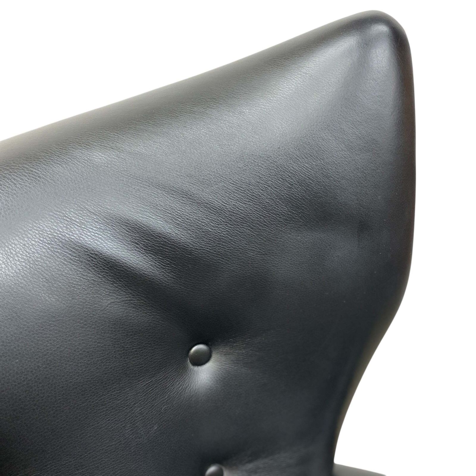 photo furniture Vono "Model 6250 Style" Wing Back Swivel Chair.