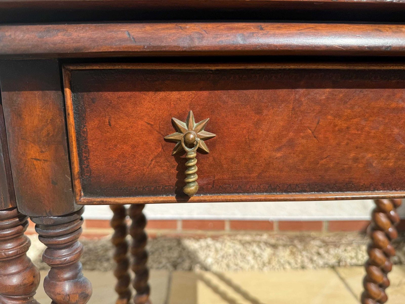 photo buy Jonathan Charles/Harrods Walnut Barley Twist Nest Of Two Tables With Leather Inset And Single Drawer To Small Table
