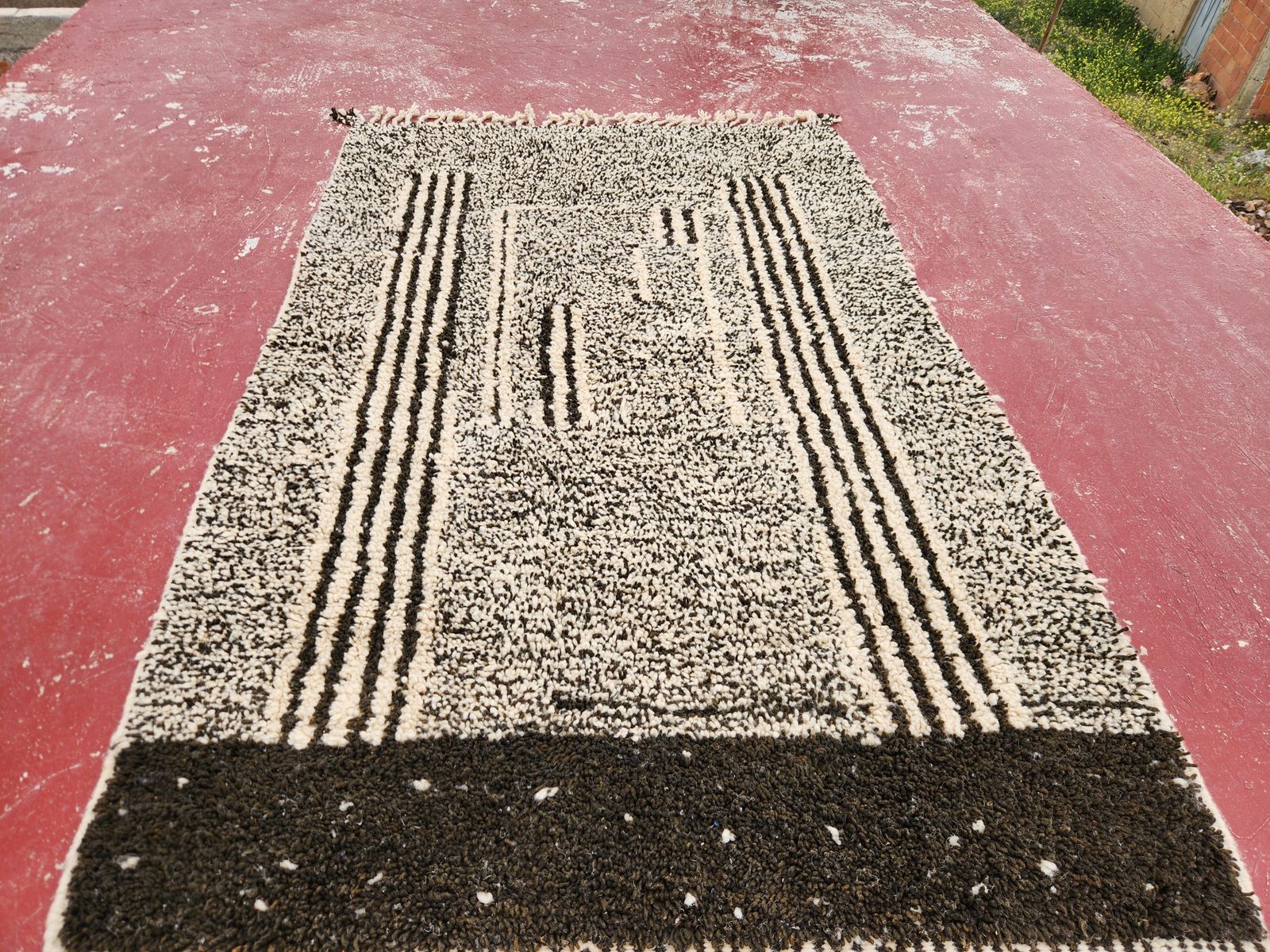 Handcrafted Beni Ouarain Moroccan Rug 236x152cm – Premium Wool Berber Carpet photo Textiles