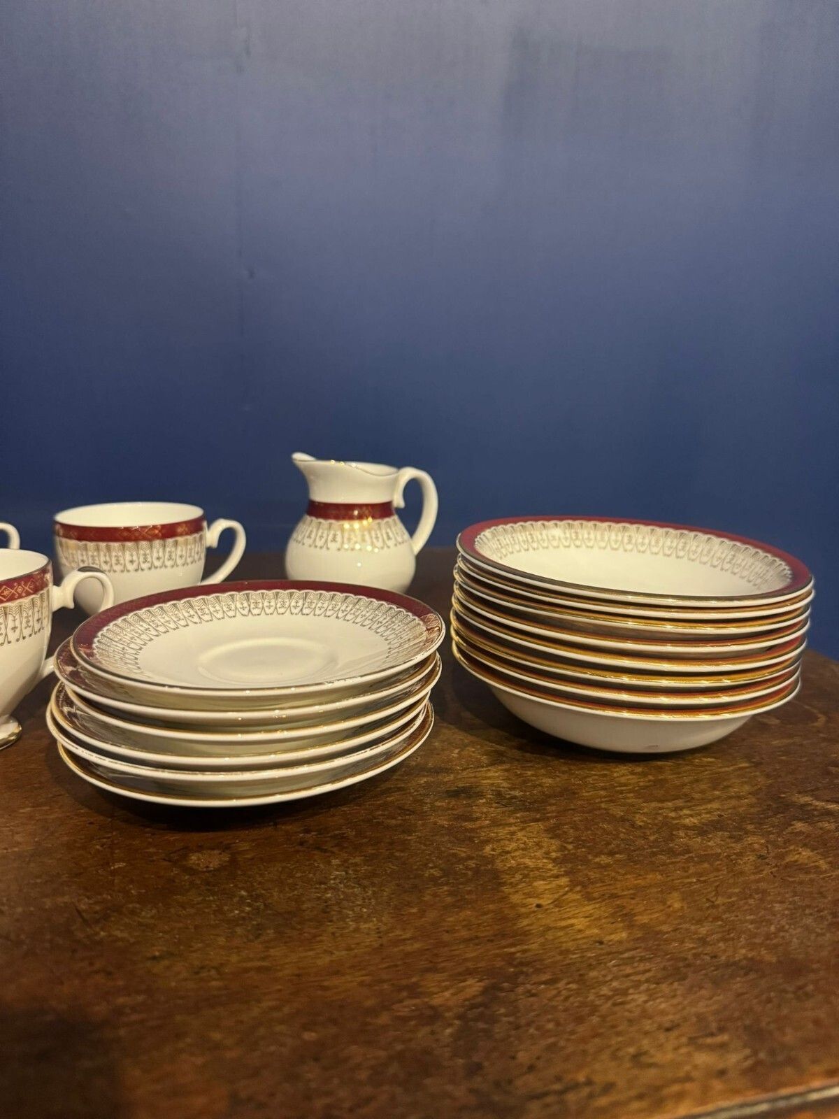 photo buy Royal Grafton Majestic Red 104 Pieces Fine Bone China Set English Vintage.