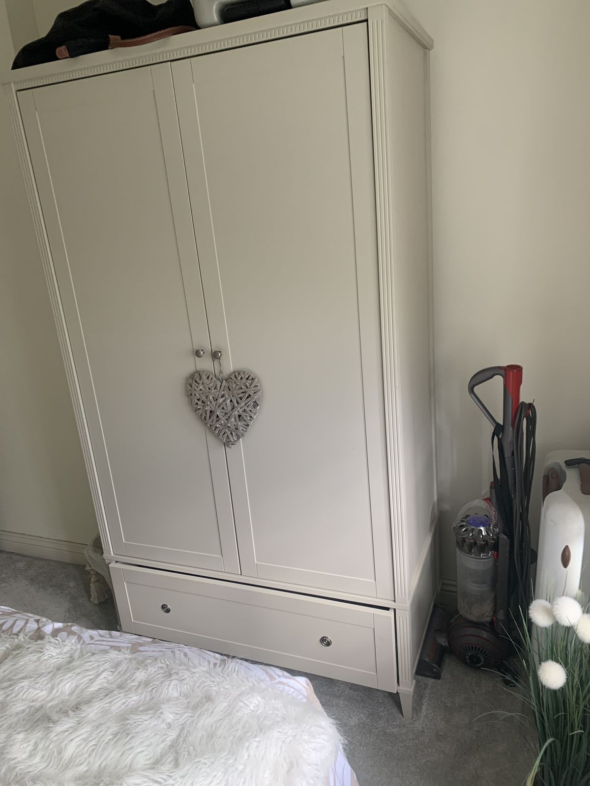 Wardrobe Laura Ashley photo furniture