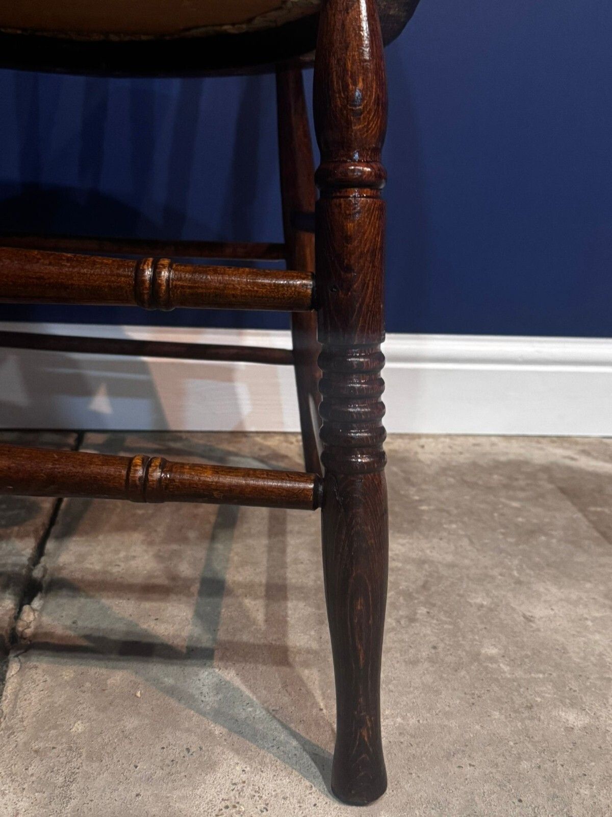 Antique Oak Captain's Chair Bow Windsor Smokers Armchair Spindle Back Vintage. photo vintage