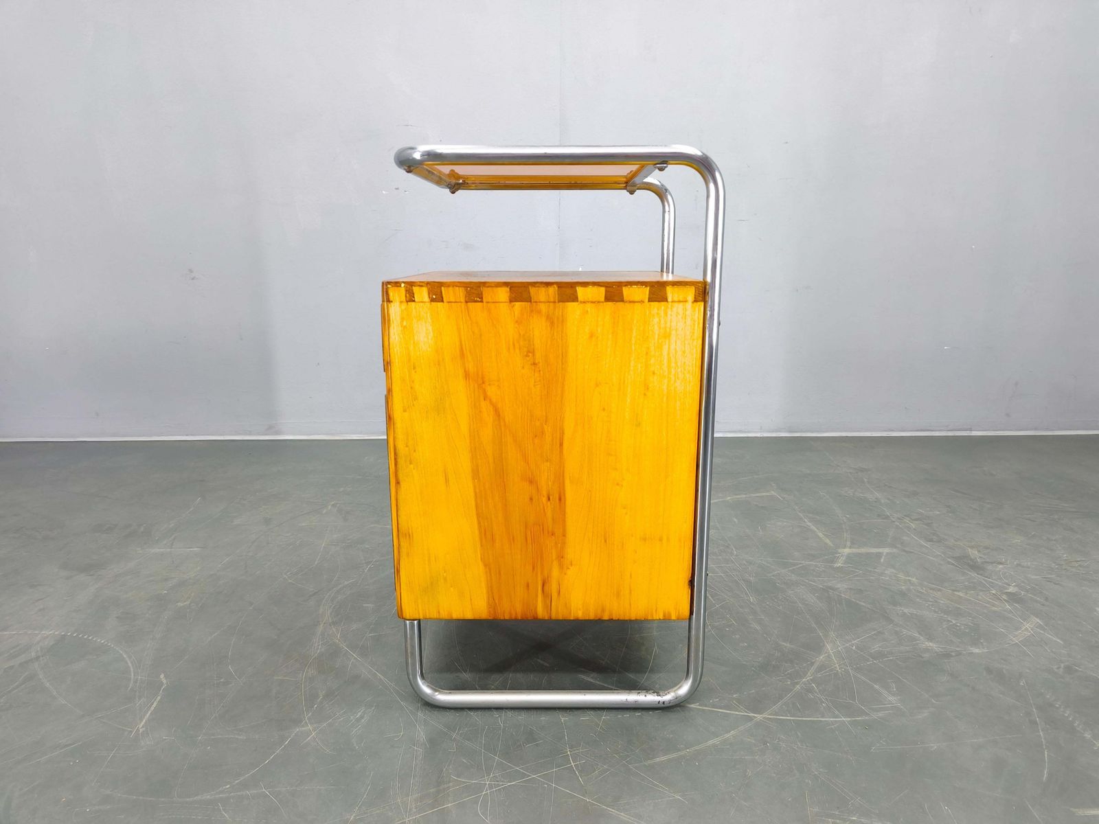 photo vintage Bauhaus Chrome Tubular Nightstand With Glass Top, 1930s