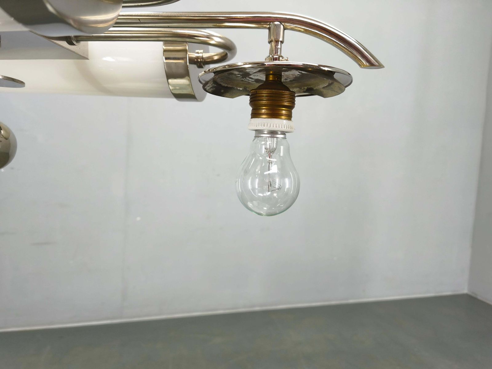 photo vintage Exceptional Bauhaus Chrome Chandelier With Glass Shades, 1930s