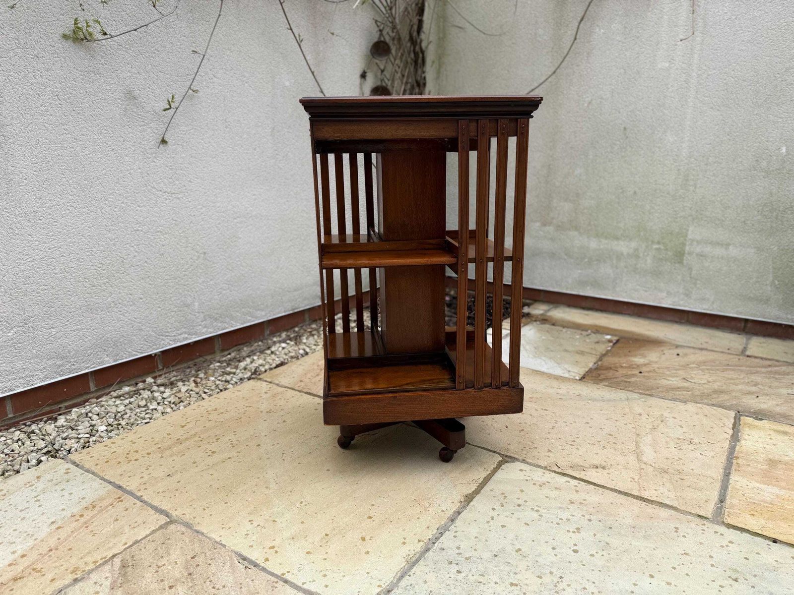 photo vintage Antique Edwardian Oak Revolving Bookcase
