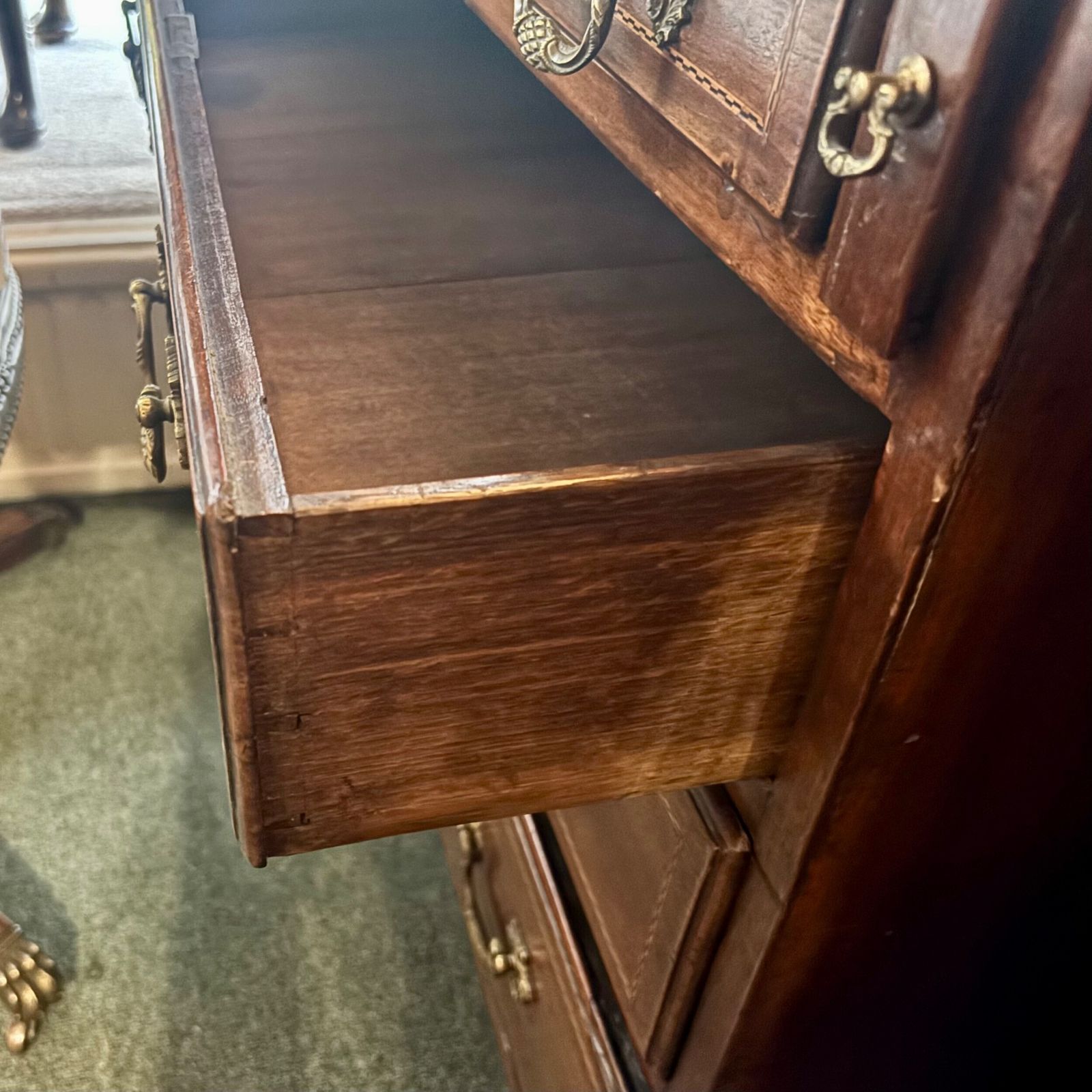 Fine Quality Small George III Mahogany And Satinwood Inlaid Bureau photo 475.0
