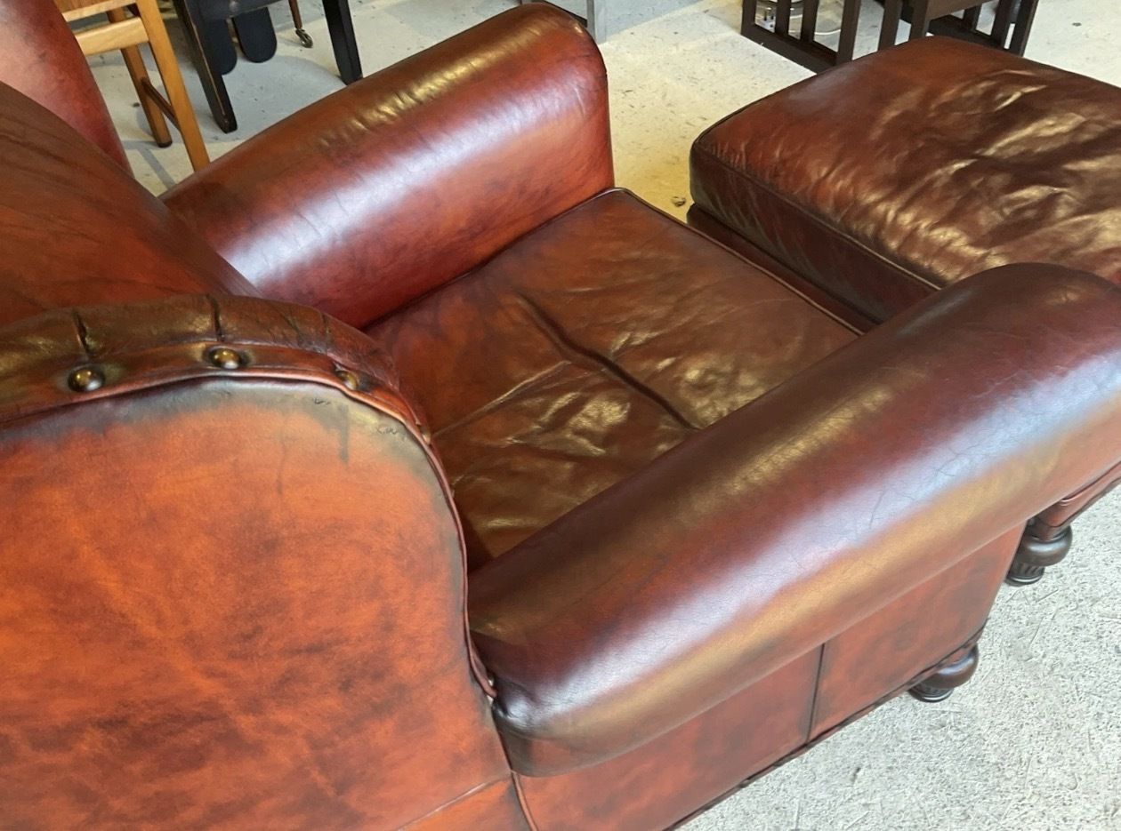 2265.0 Wesley Hall Armchairs With Ottoman, Antique Farmhouse Style photo