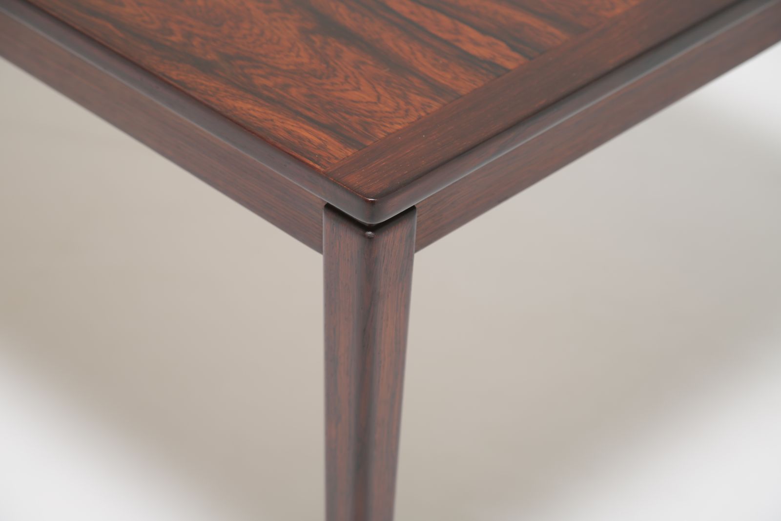 Grand Mid Century Danish Coffee Table In Figured Brazilian Rosewood, Denmark, 1960s photo for sale