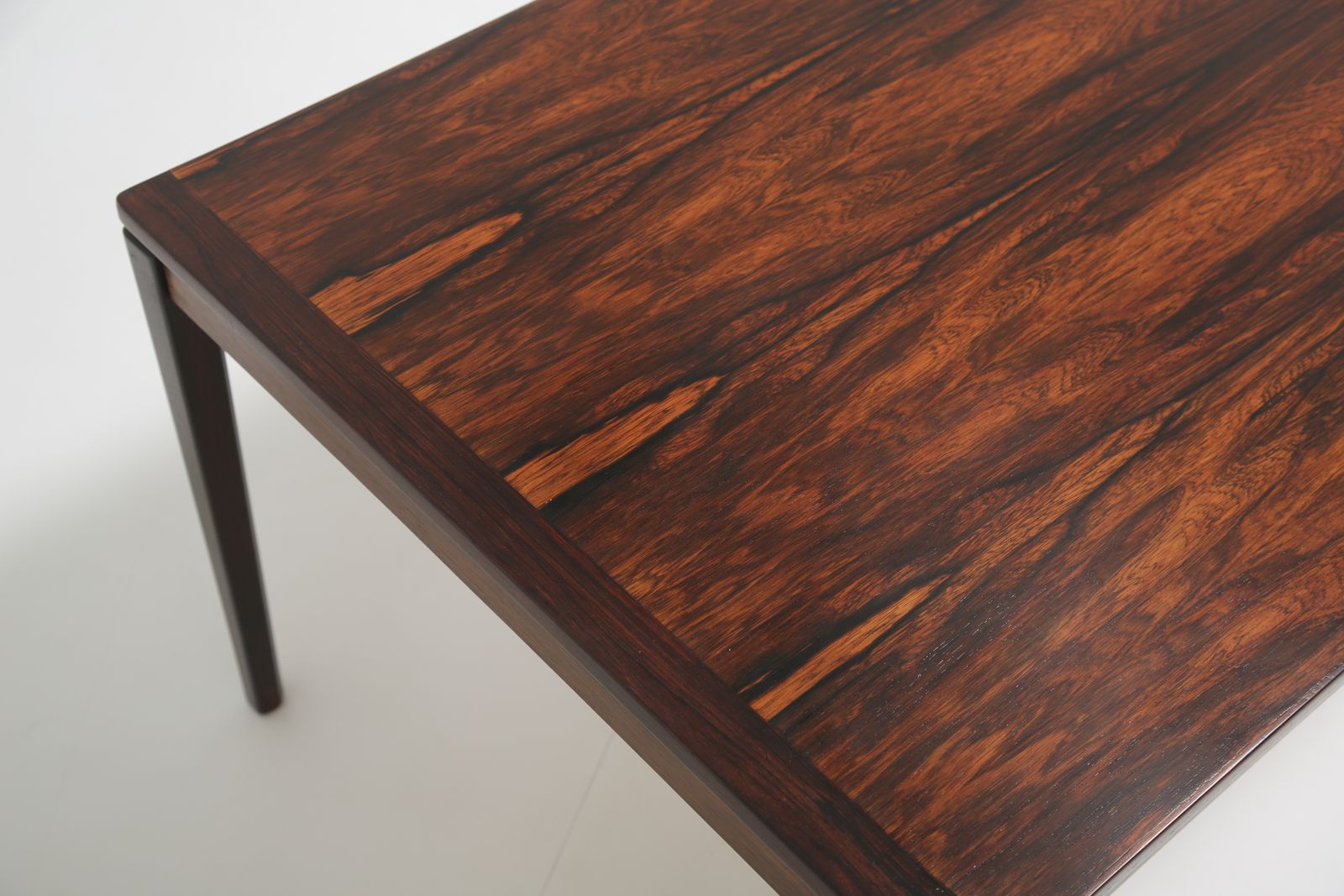 Grand Mid Century Danish Coffee Table In Figured Brazilian Rosewood, Denmark, 1960s photo vinterior