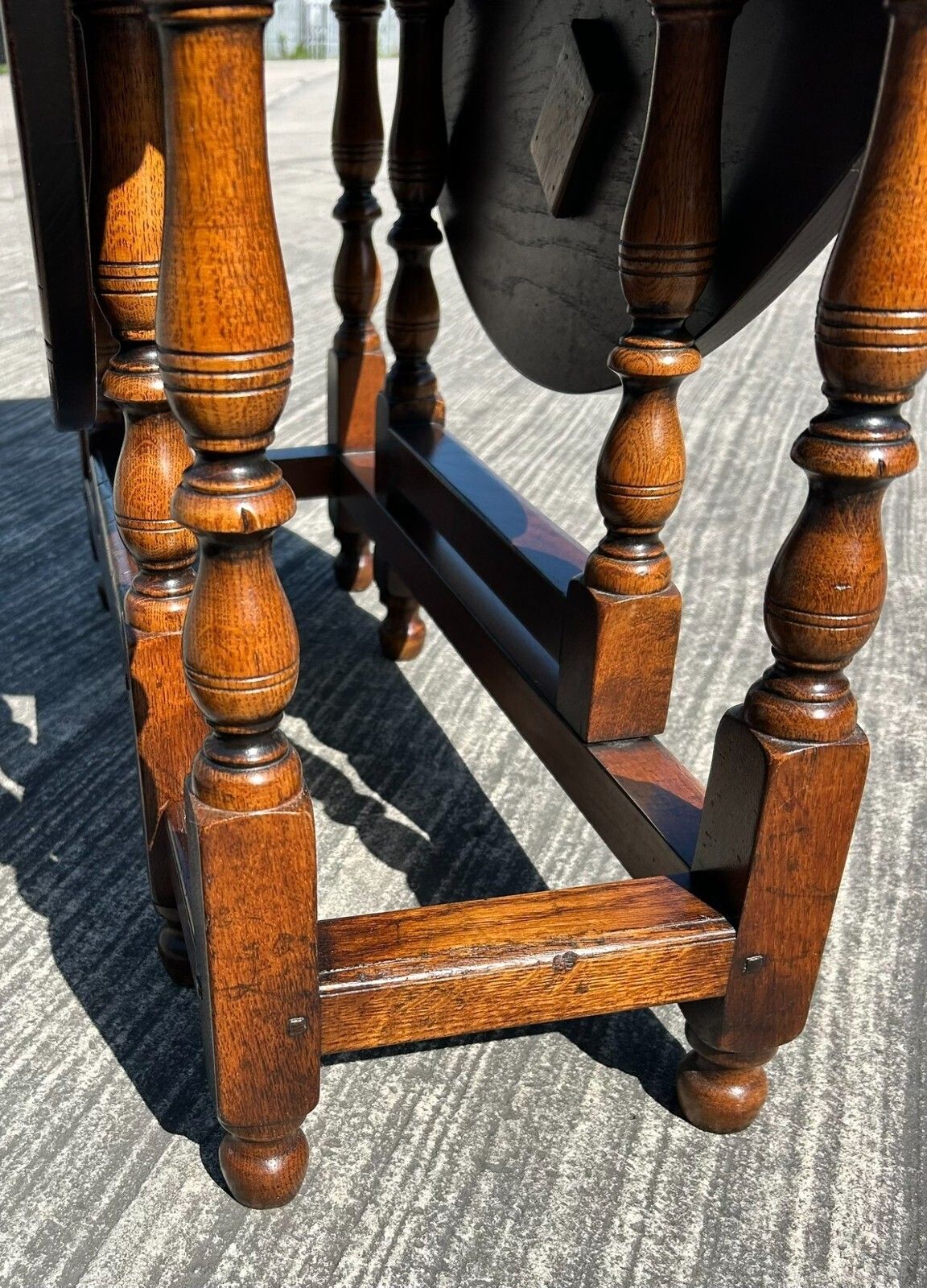 English Oak Chingford Titchmarsh & Goodwin Style Gateleg Dropleaf Dining Table photo Furniture