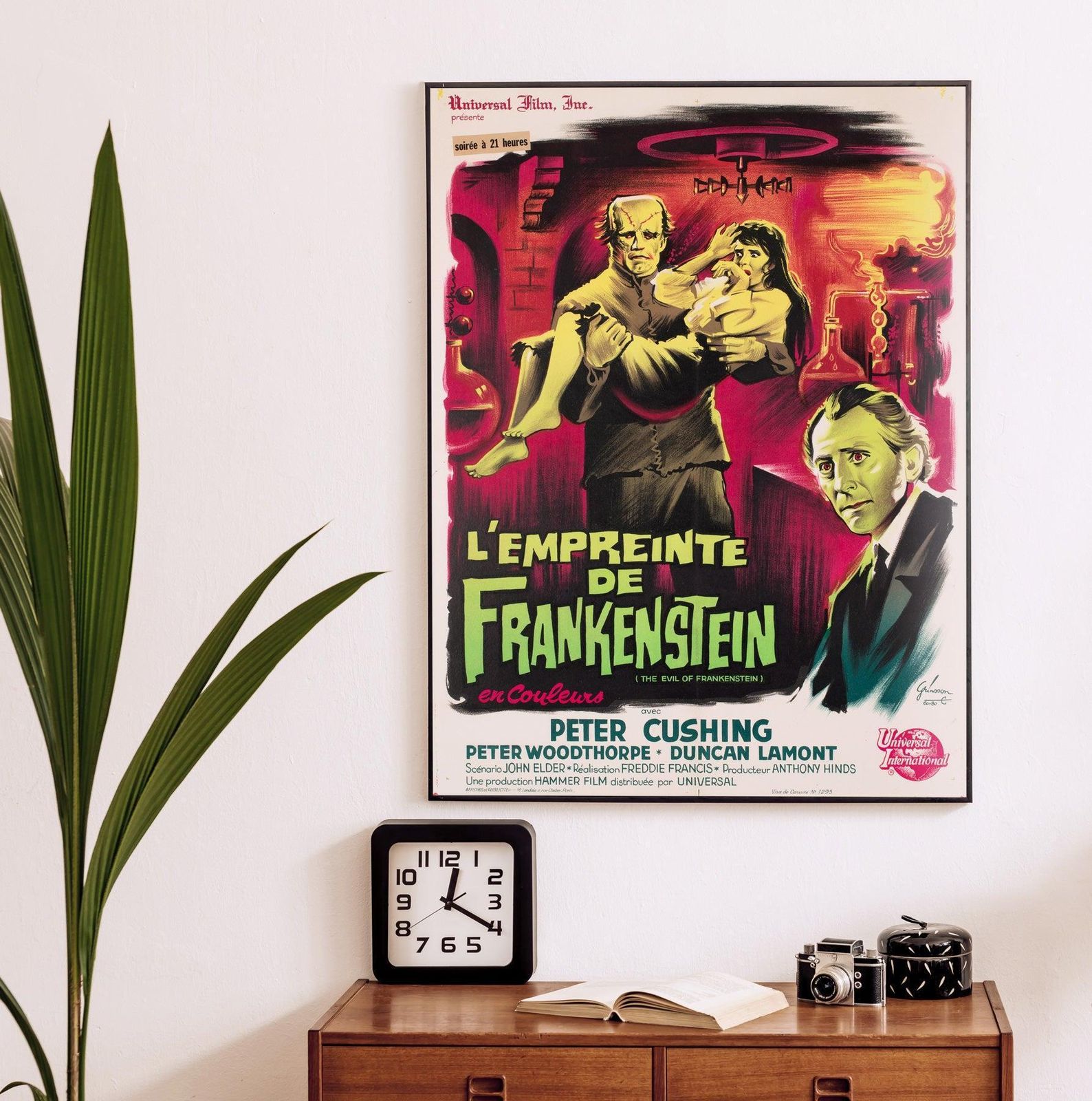 Affiche française moyenne du film The Evil Of Frankenstein, 1965, Boris Grinsson photo furniture
