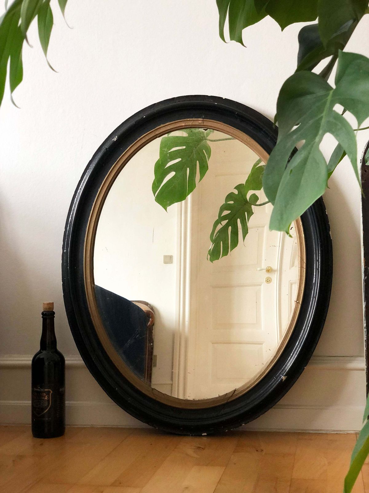 Large Antique French Louis Philippe Oval Mirror – Black And Gold, Late 19th Century photo 950.0